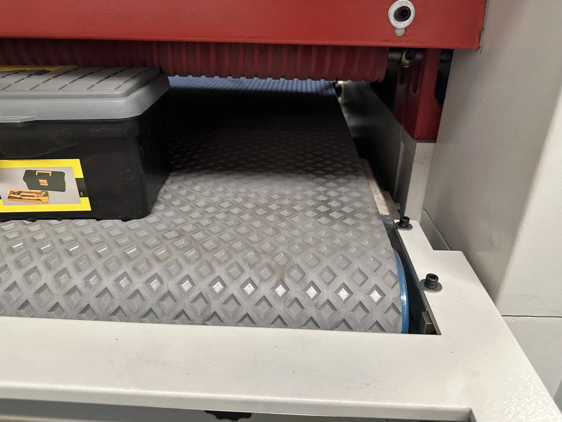 Широкопроходный шлифовальный станок для отделки поверхности МДФ шкафов RRP1000 3