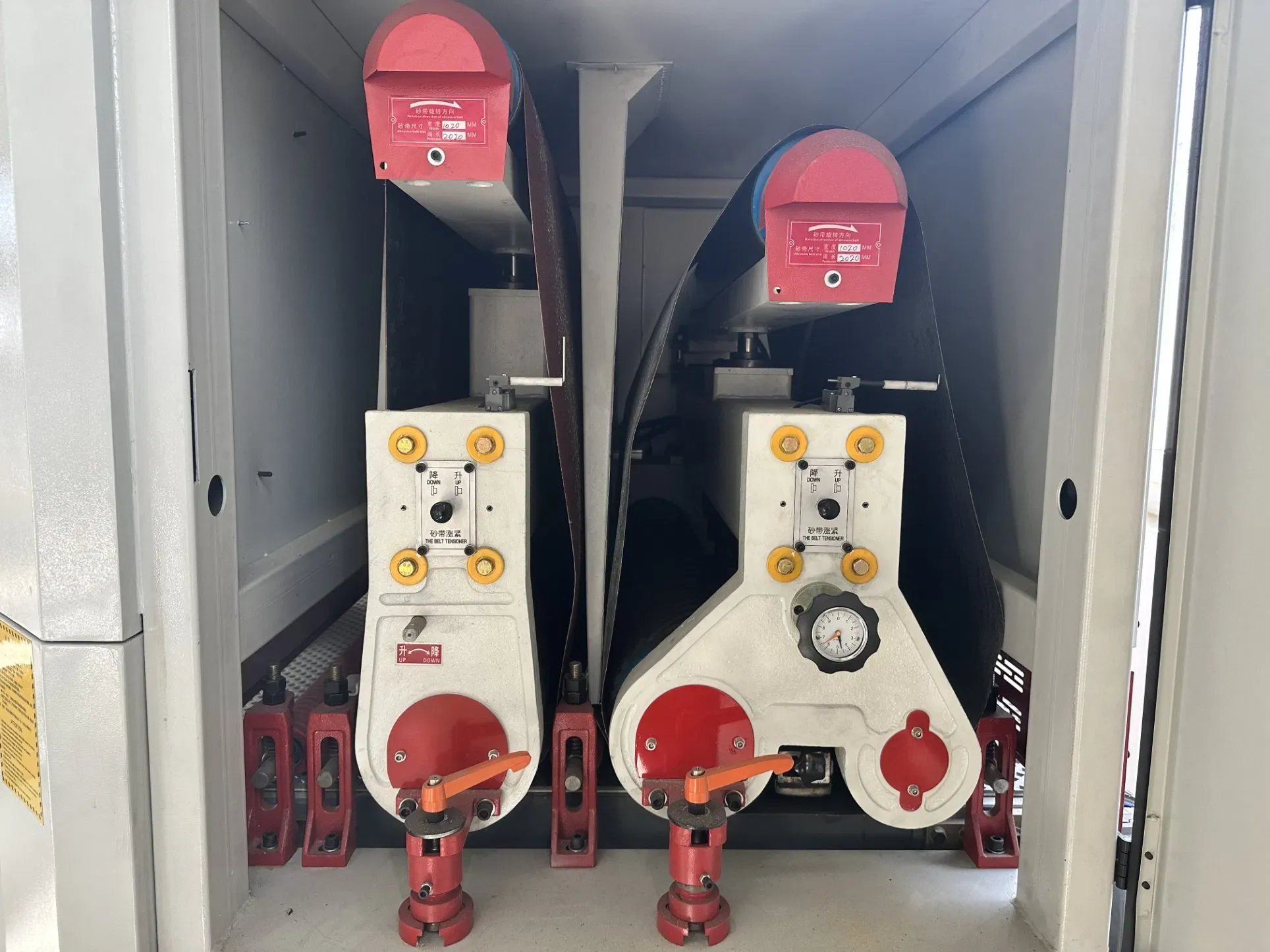 Широкопроходный шлифовальный станок для отделки поверхности МДФ шкафов RRP1000 5