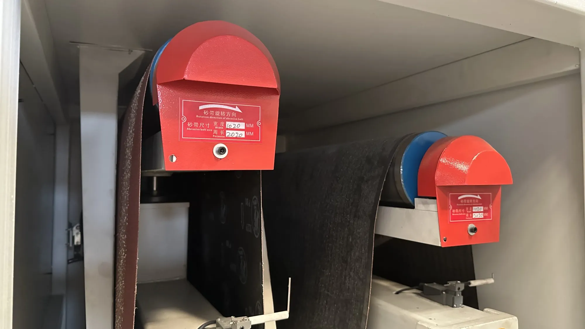 Широкопроходный шлифовальный станок для отделки поверхности МДФ шкафов RRP1000 2