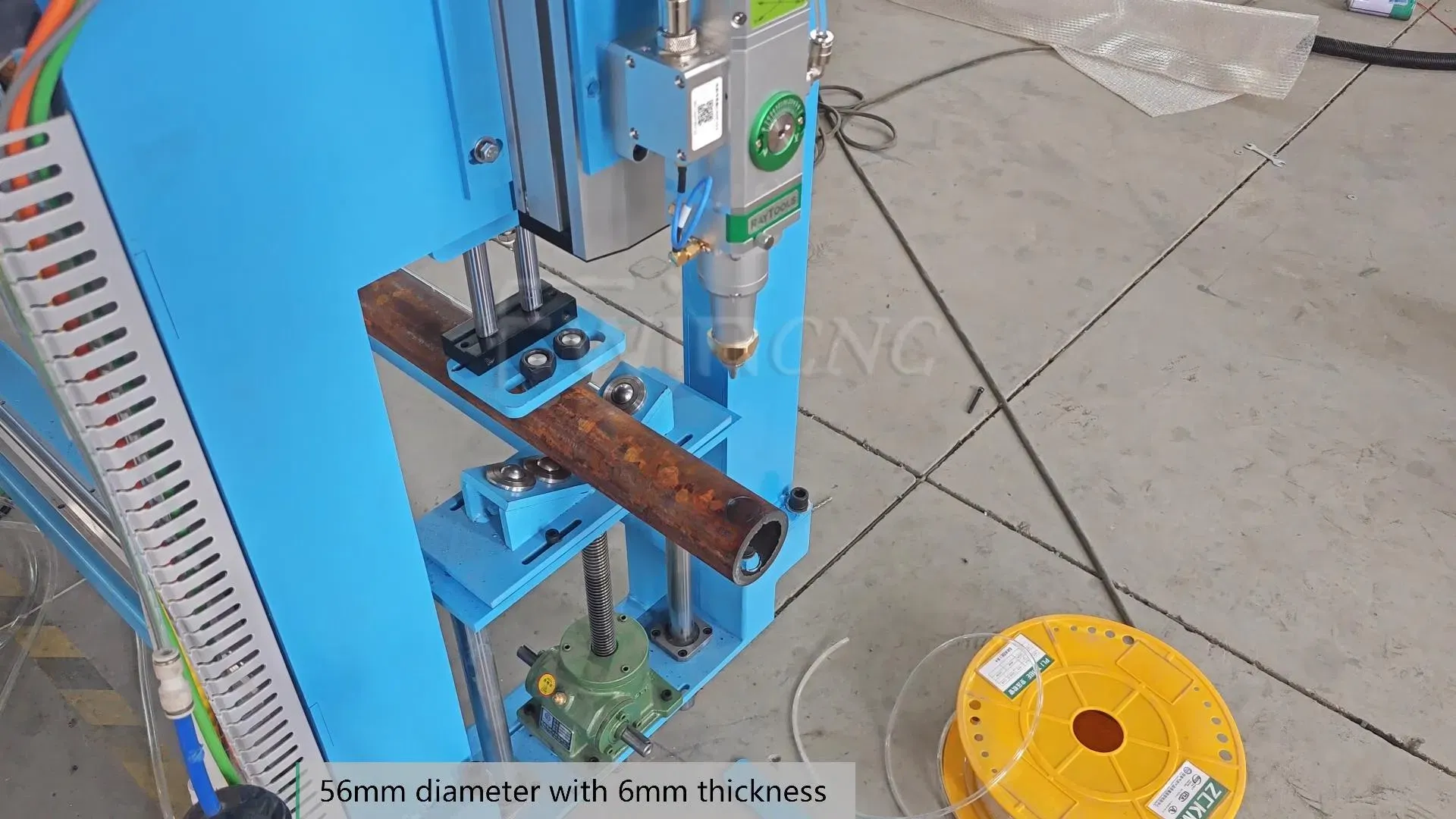 Профессиональный станок лазерной резки с ЧПУ для квадратных и круглых труб 2