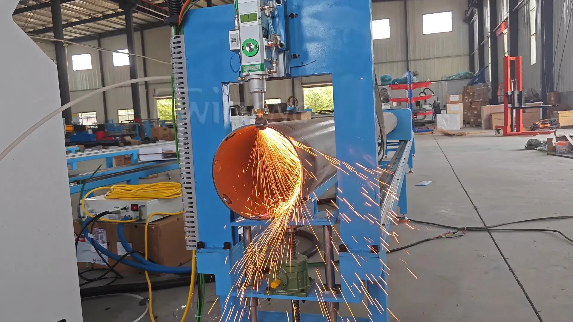 Профессиональный станок лазерной резки с ЧПУ для квадратных и круглых труб 4