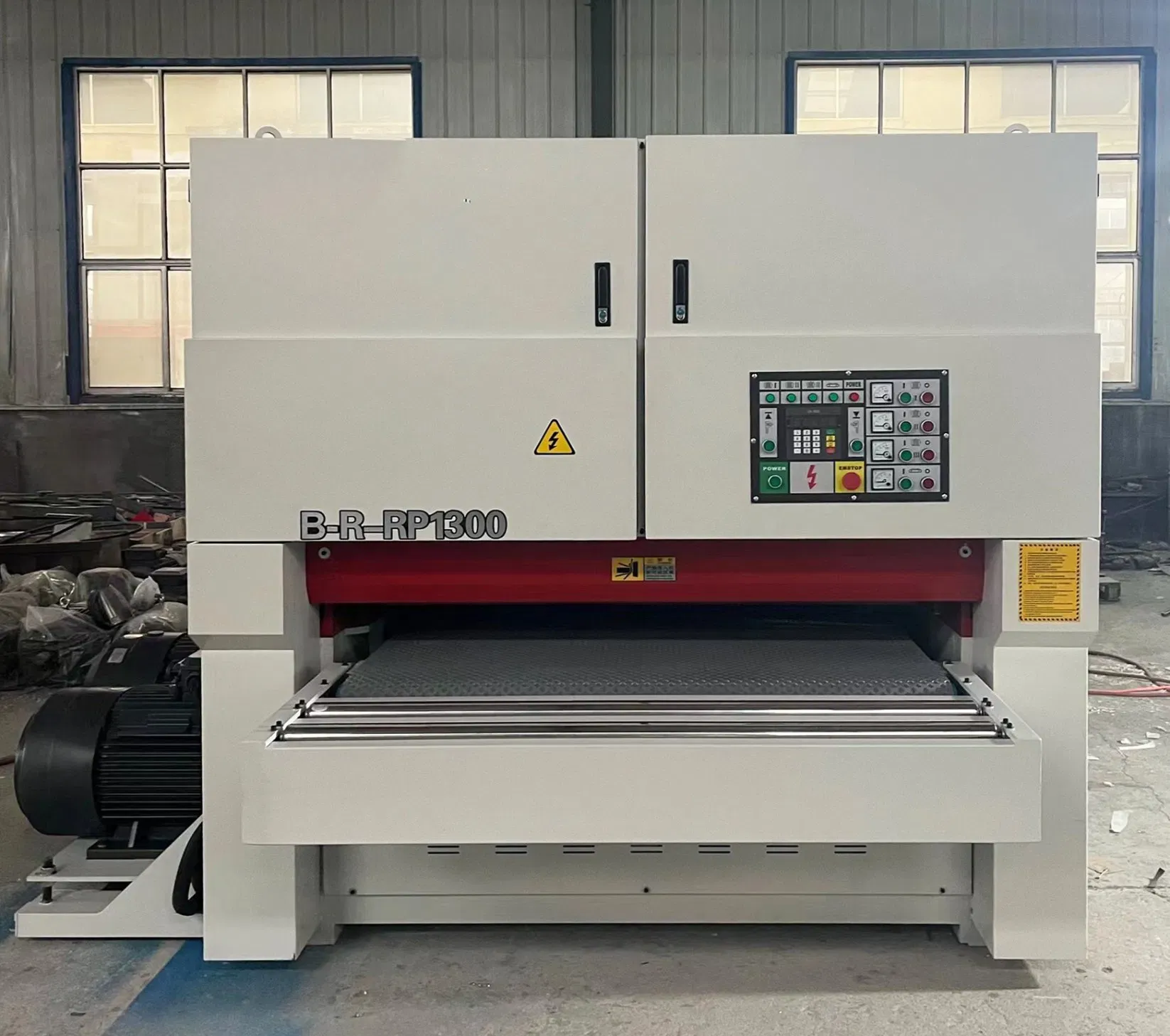 Широкопрофильная шлифовальная машина для отделки поверхности МДФ шкафов RRP1300 3