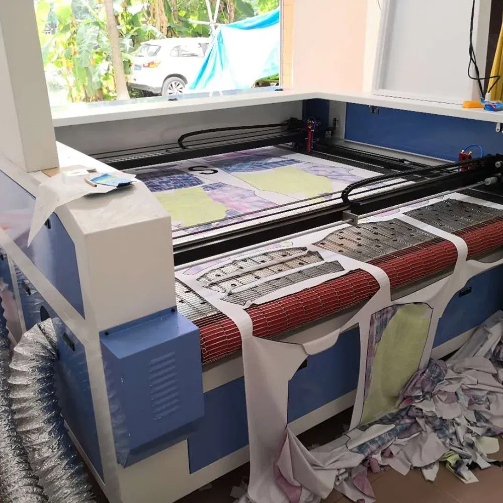 1610 Автоматическая позиционная резка CCD камера с авто подачей ролика CO2 Лазерная резка машина 3