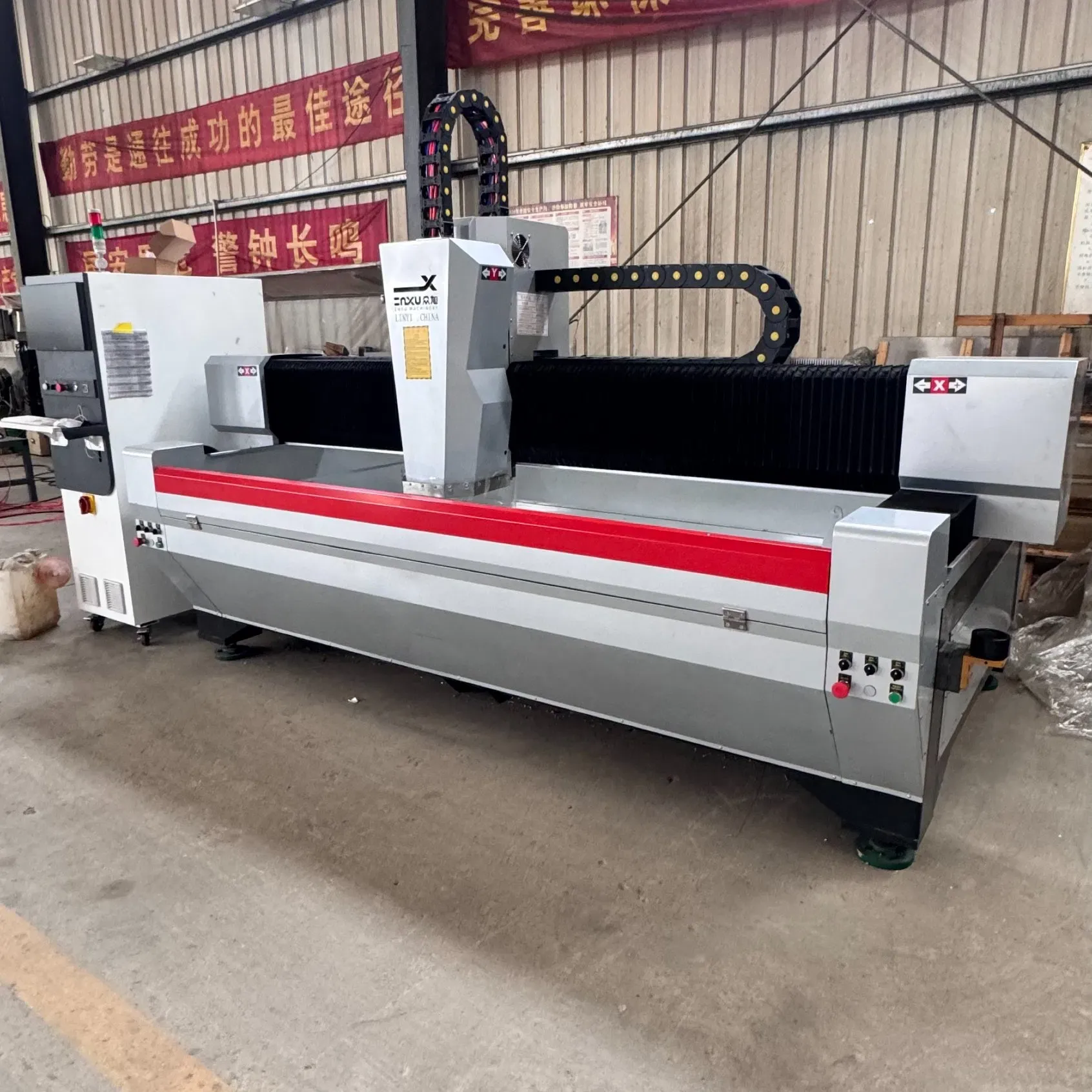 Автоматический горизонтальный стеклообрабатывающий центр CNC 6