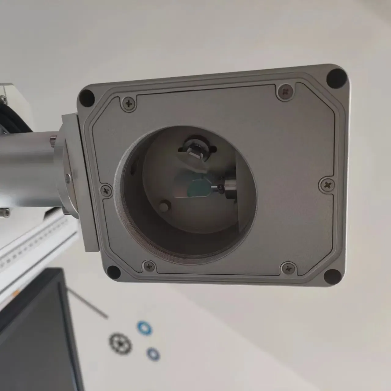 Профессиональный волоконный лазерный маркировочный станок XH-C-30W 4