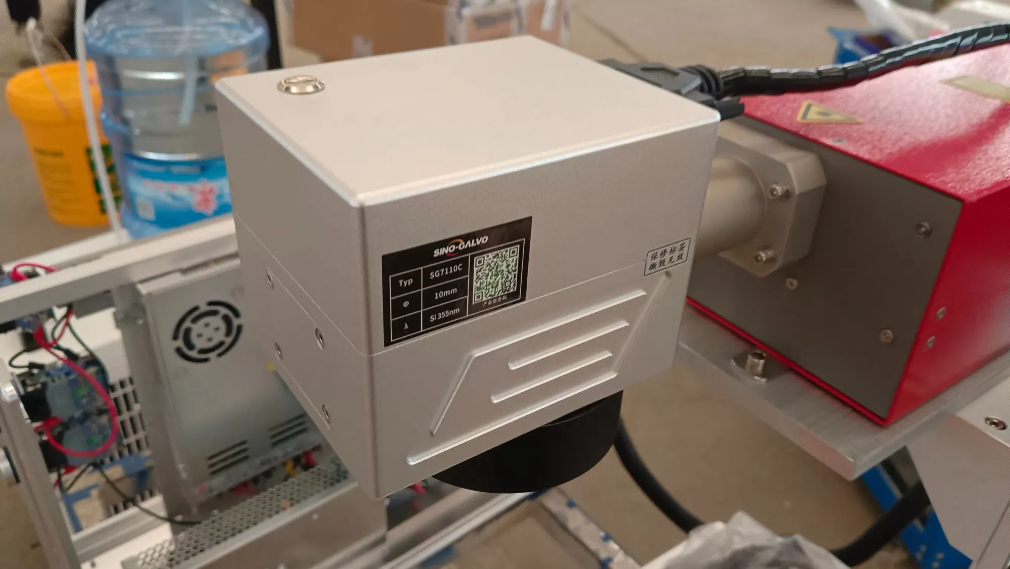 Профессиональная лазерная маркировочная машина 300*300мм 3