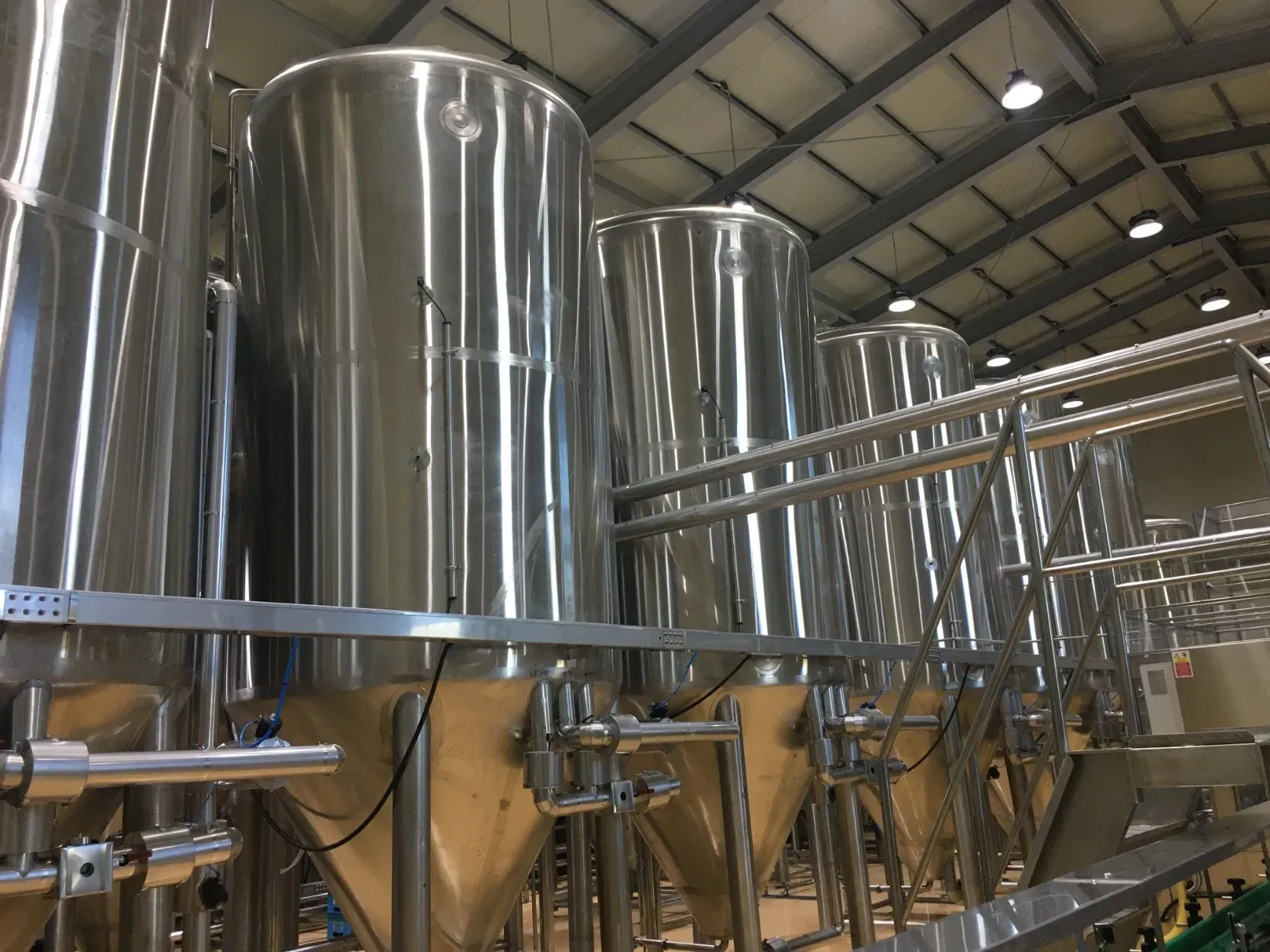 Профессиональные ферментеры для пива из нержавеющей стали 6