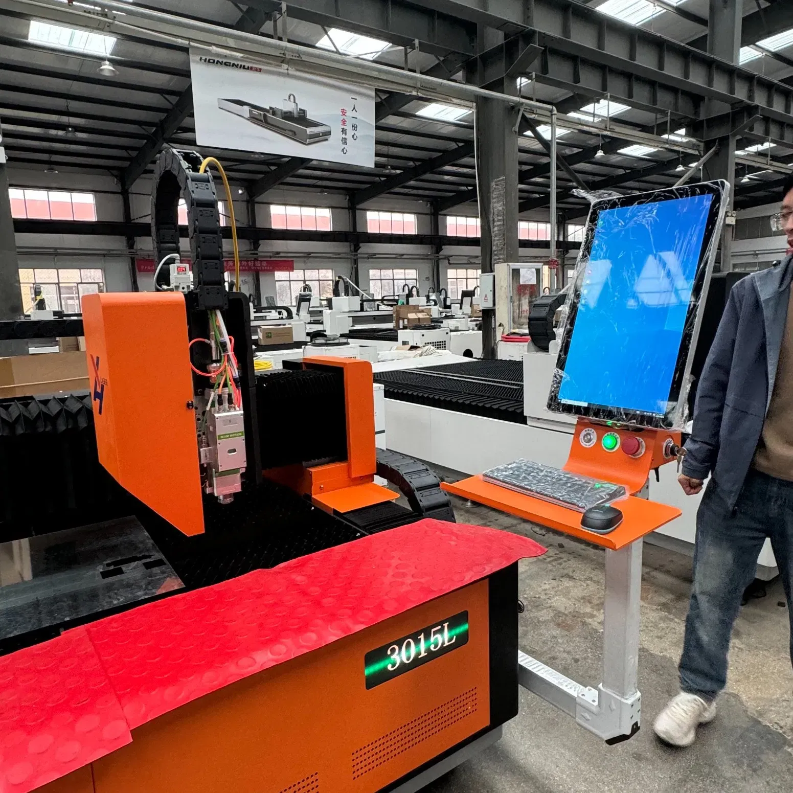 Профессиональный станок для лазерной резки из алюминия с волоконным лазером 6