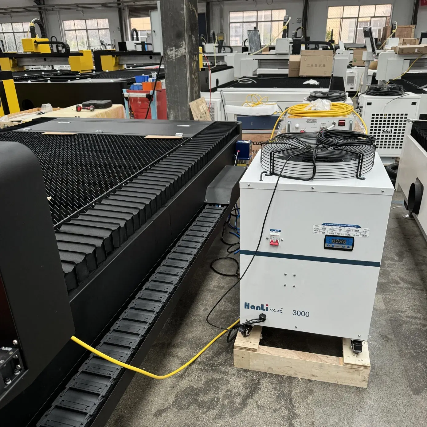 Профессиональный лазерный резак для металла XH-CUT 3