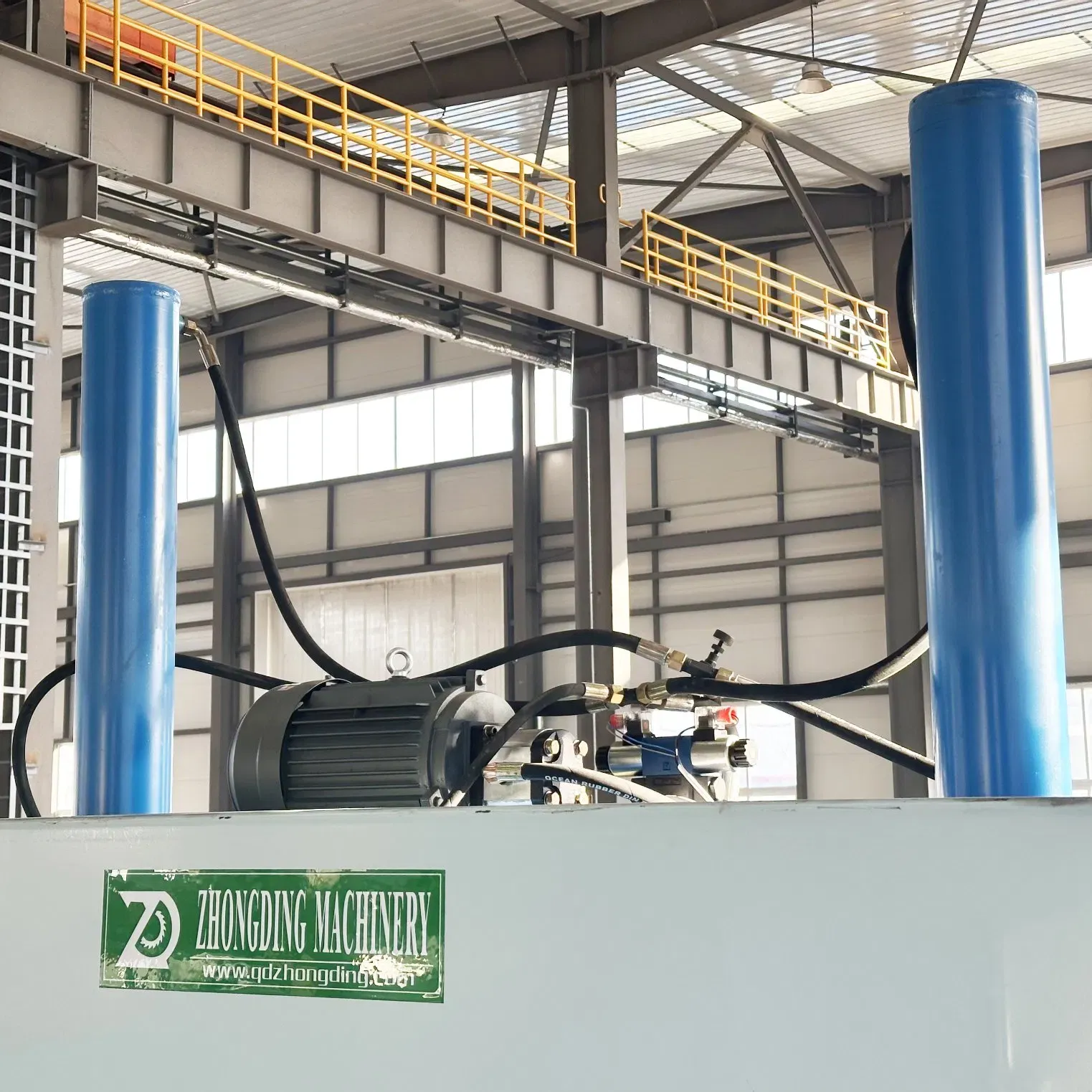 Машина для ламинирования МДФ холодного пресса для деревянных дверей MJ50 6