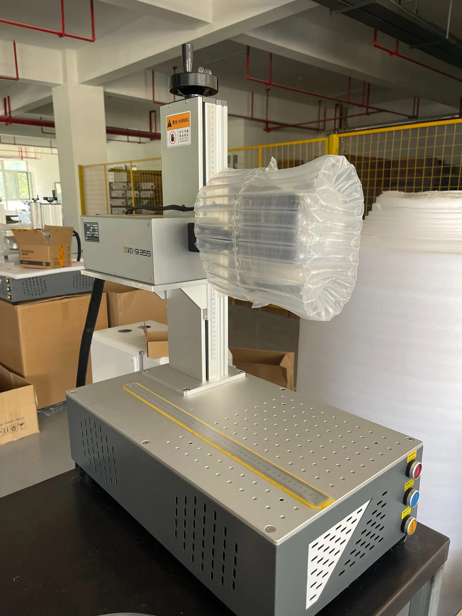 Профессиональный УФ лазерный маркировочный станок для стекла, бумаги, коробок, пластика и логотипов 4