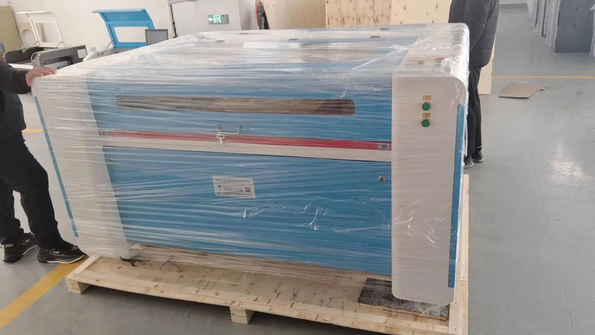 Профессиональный лазерный гравировальный станок CO2 для акрила и дерева 2