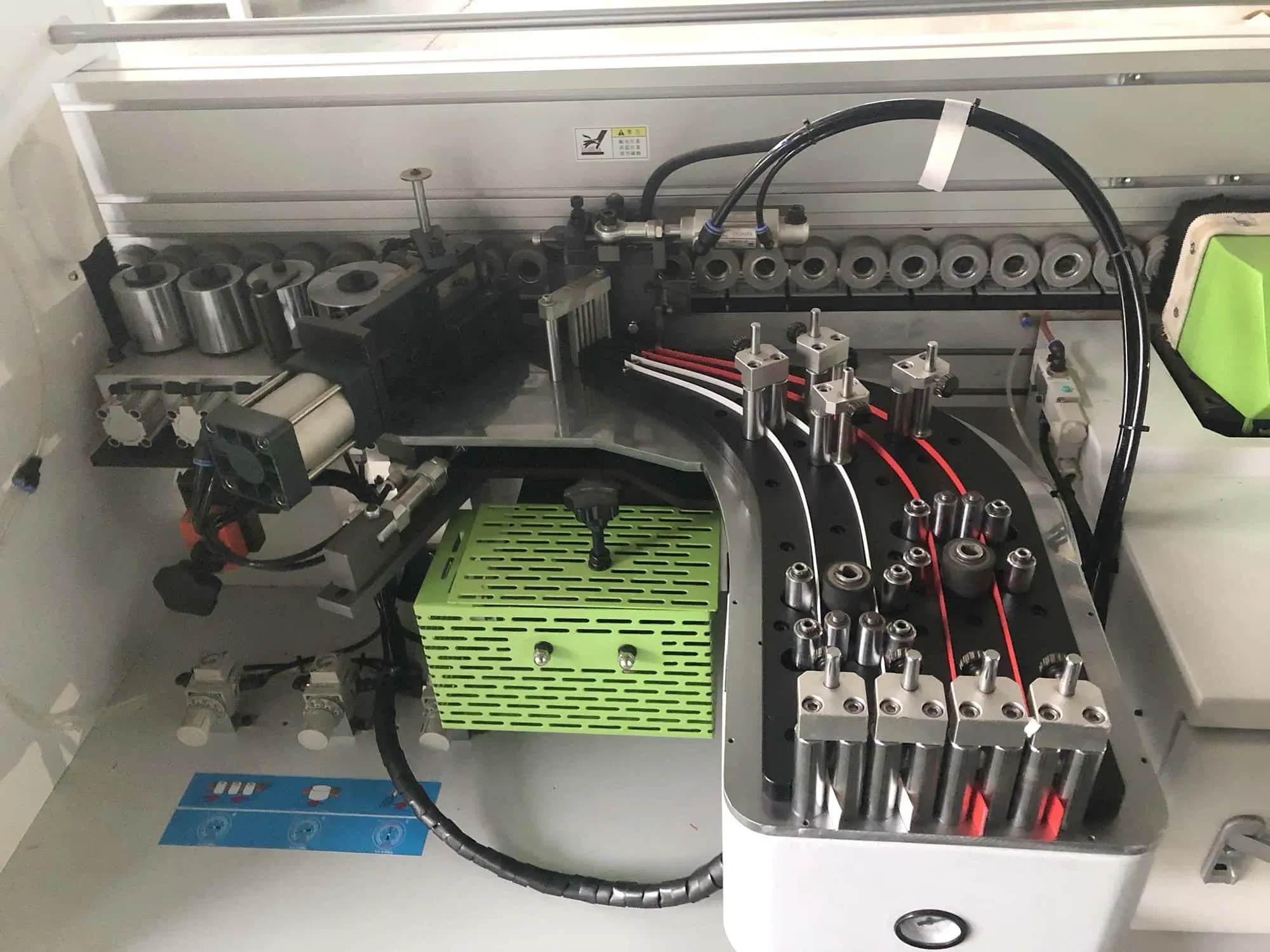 Профессиональная машина для предварительной фрезеровки и кромочной обработки 2