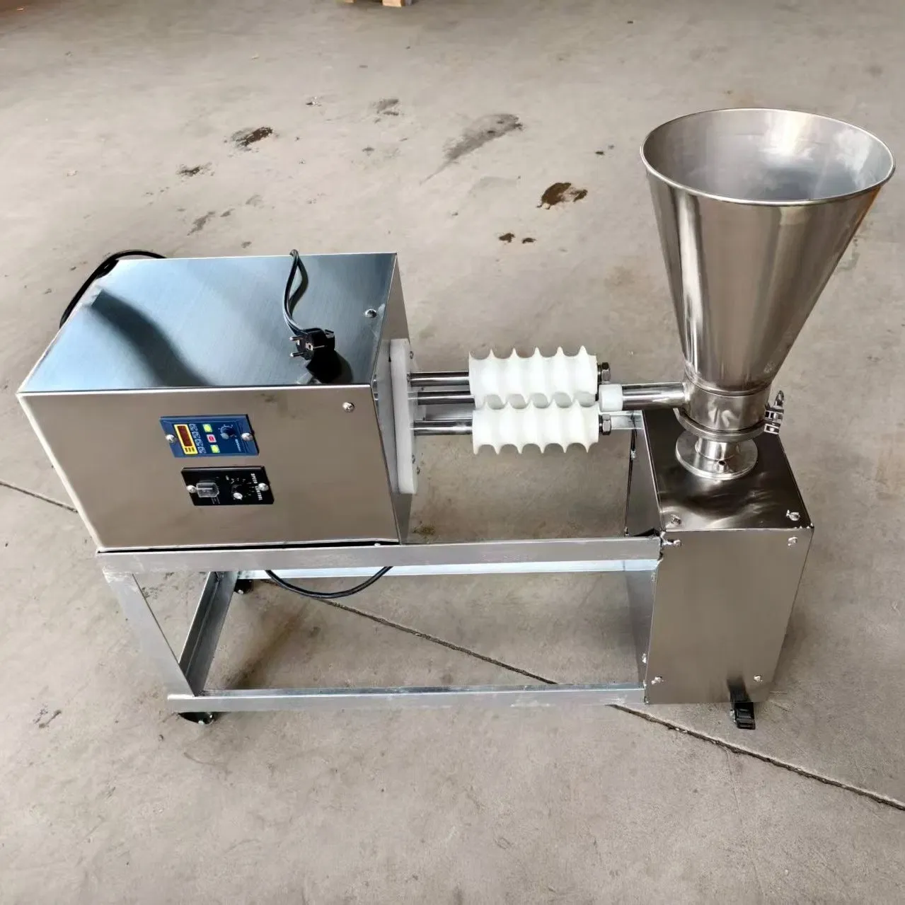 Автоматическая машина для деления и округления теста 3