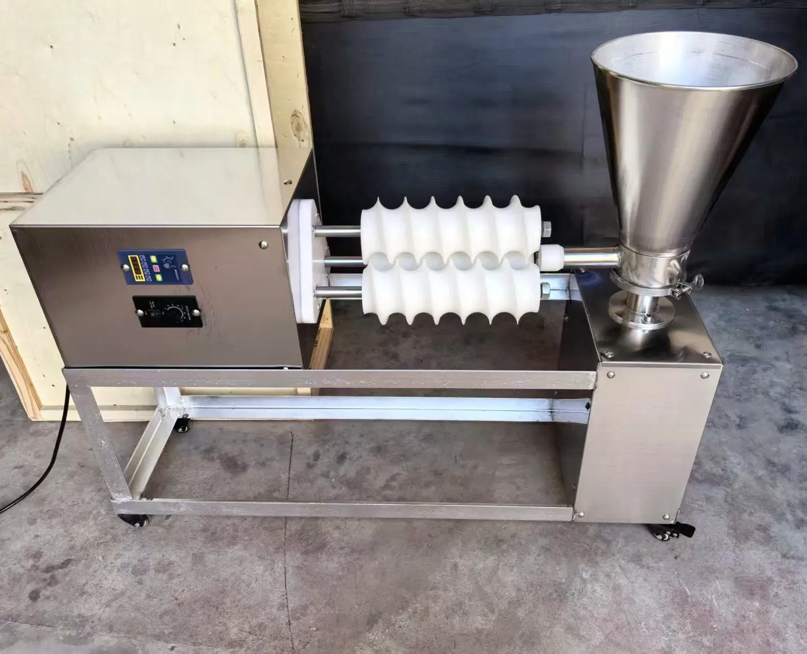 Автоматическая машина для деления и округления теста 6