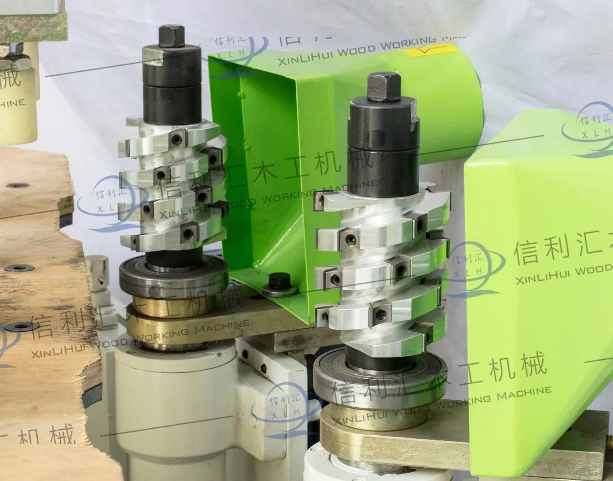 Автоматический фрезерный станок для обработки древесины 6