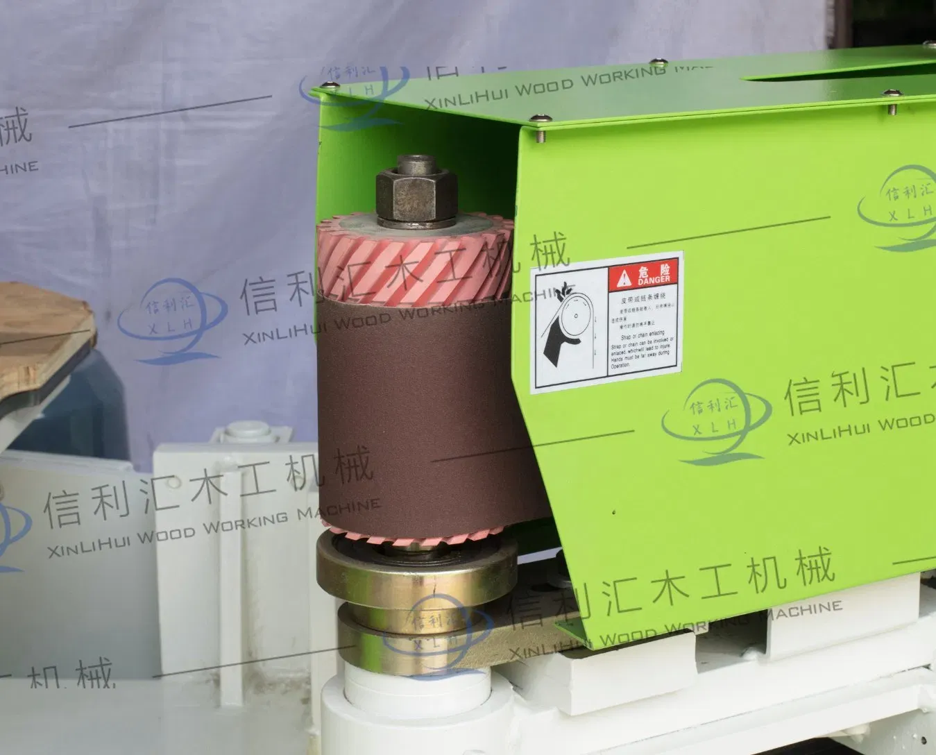 Автоматический фрезерный станок для обработки древесины 5