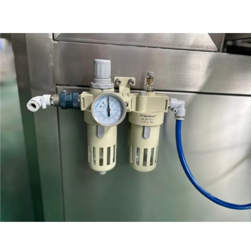 Автоматическая линейная многоголовочная вакуумная бутылочная упаковочная машина для капсуляции жидкости 6