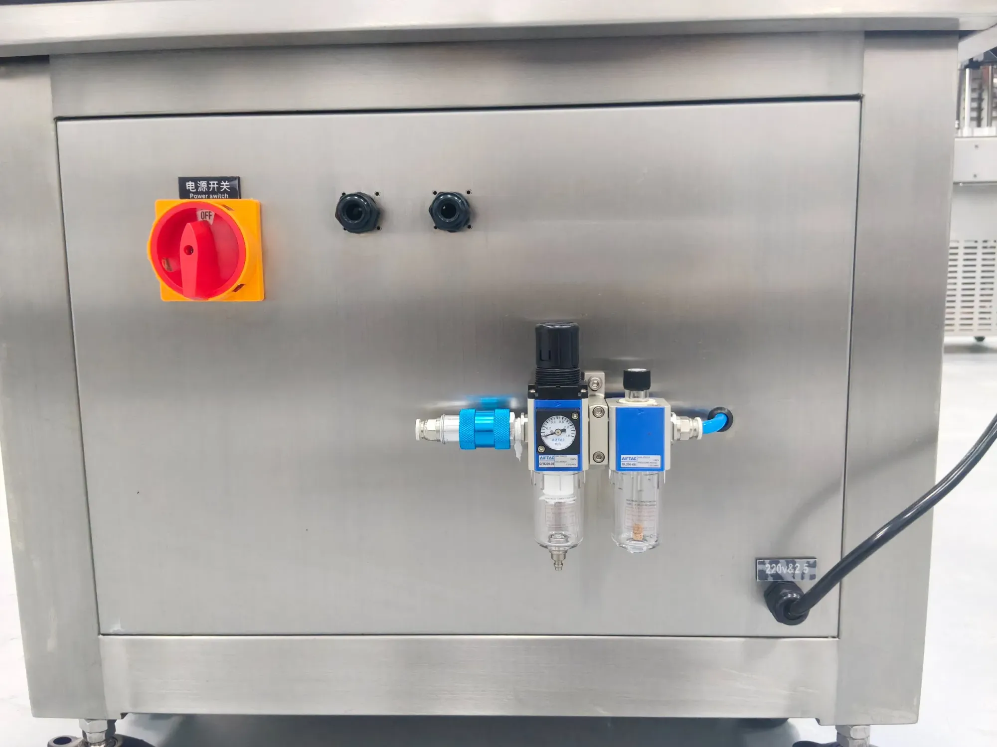 Автоматическая машина для закручивания пластиковых бутылок с одним головным роторным типом 5