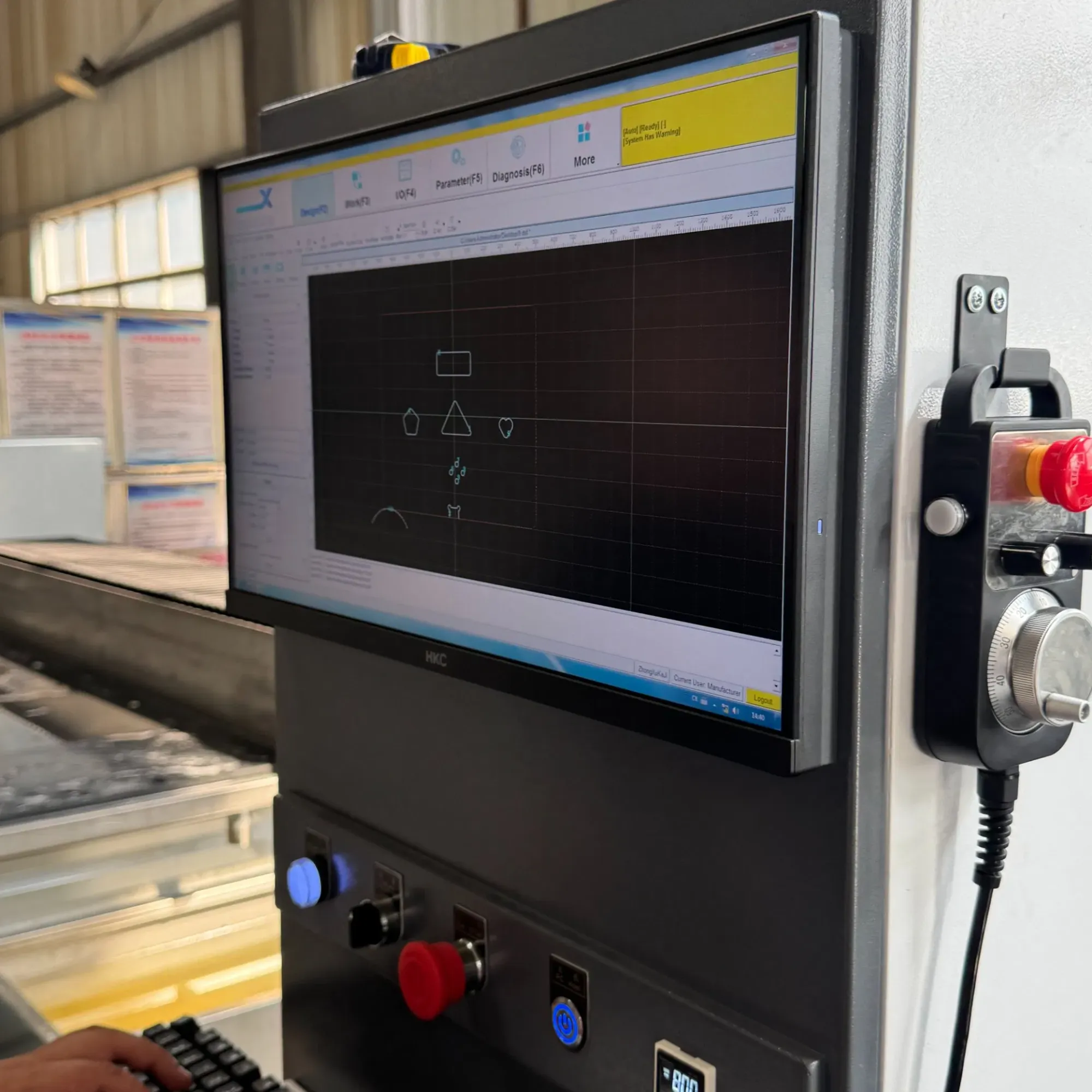 Автоматическая машина для шлифовки, полировки и сверления кромок стеклянных зеркал 6