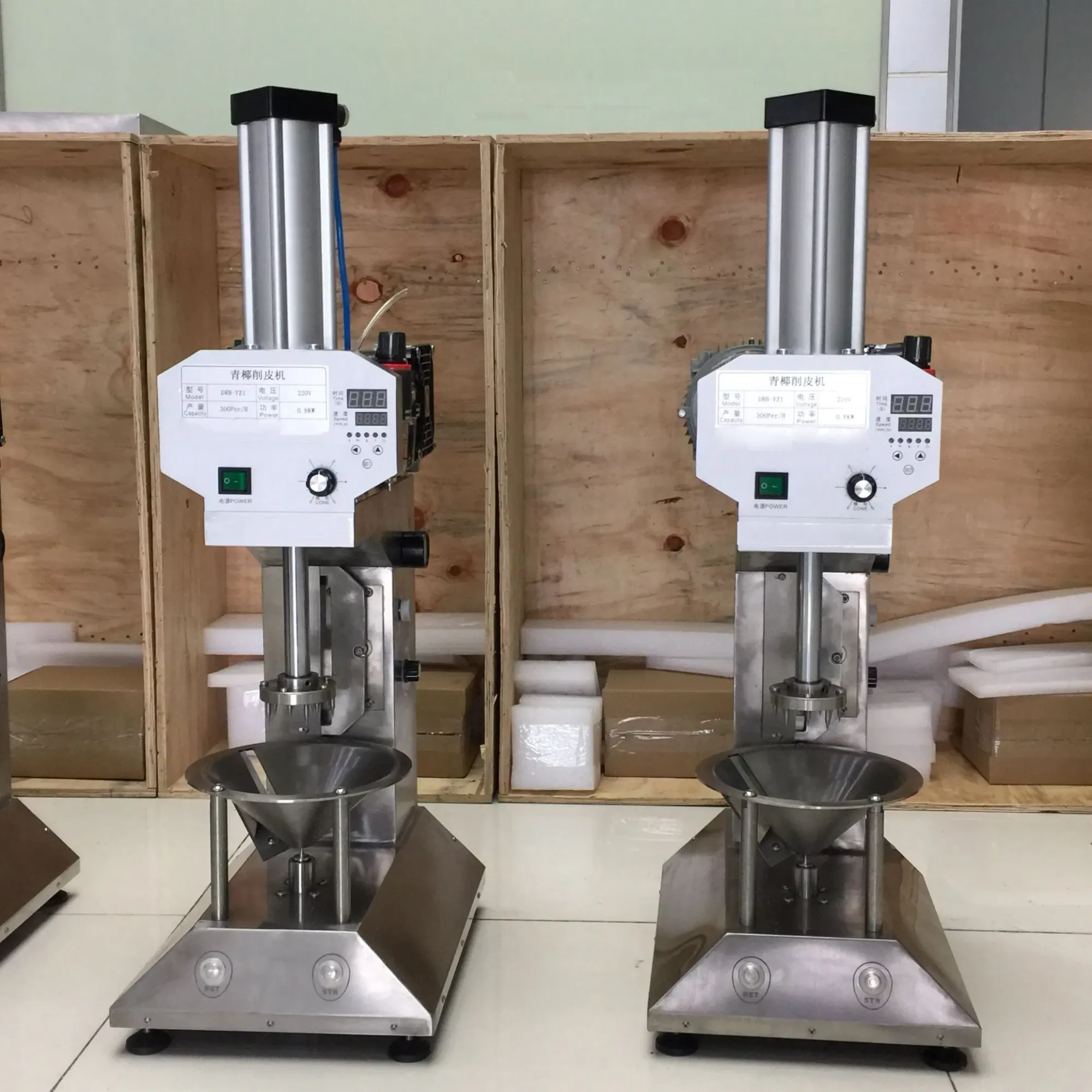 Автоматическая машина для удаления кожи молодых зеленых кокосов 4