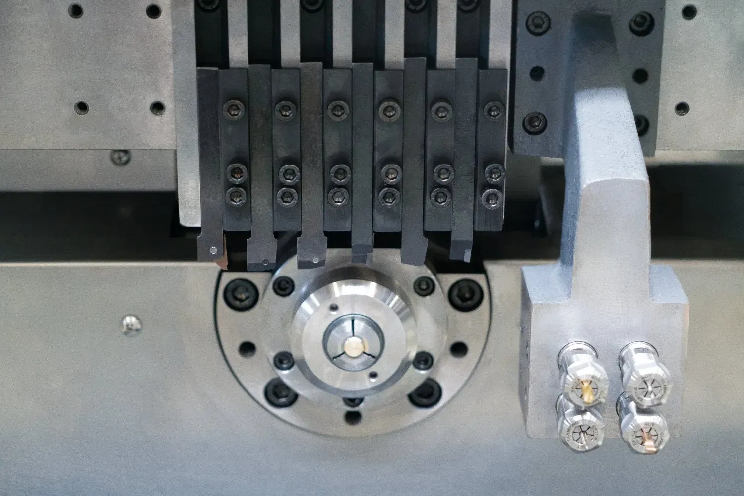 Высокоточный 3-осевой токарный станок с ЧПУ CK1113 4