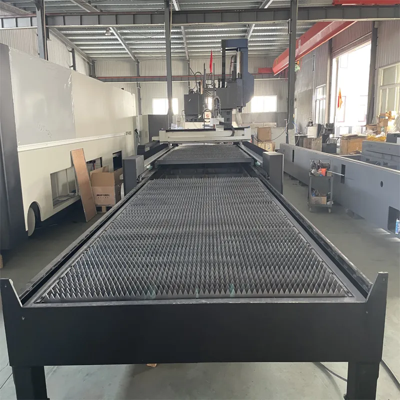 Профессиональный волоконный лазерный резак XH-CUT для металла 5