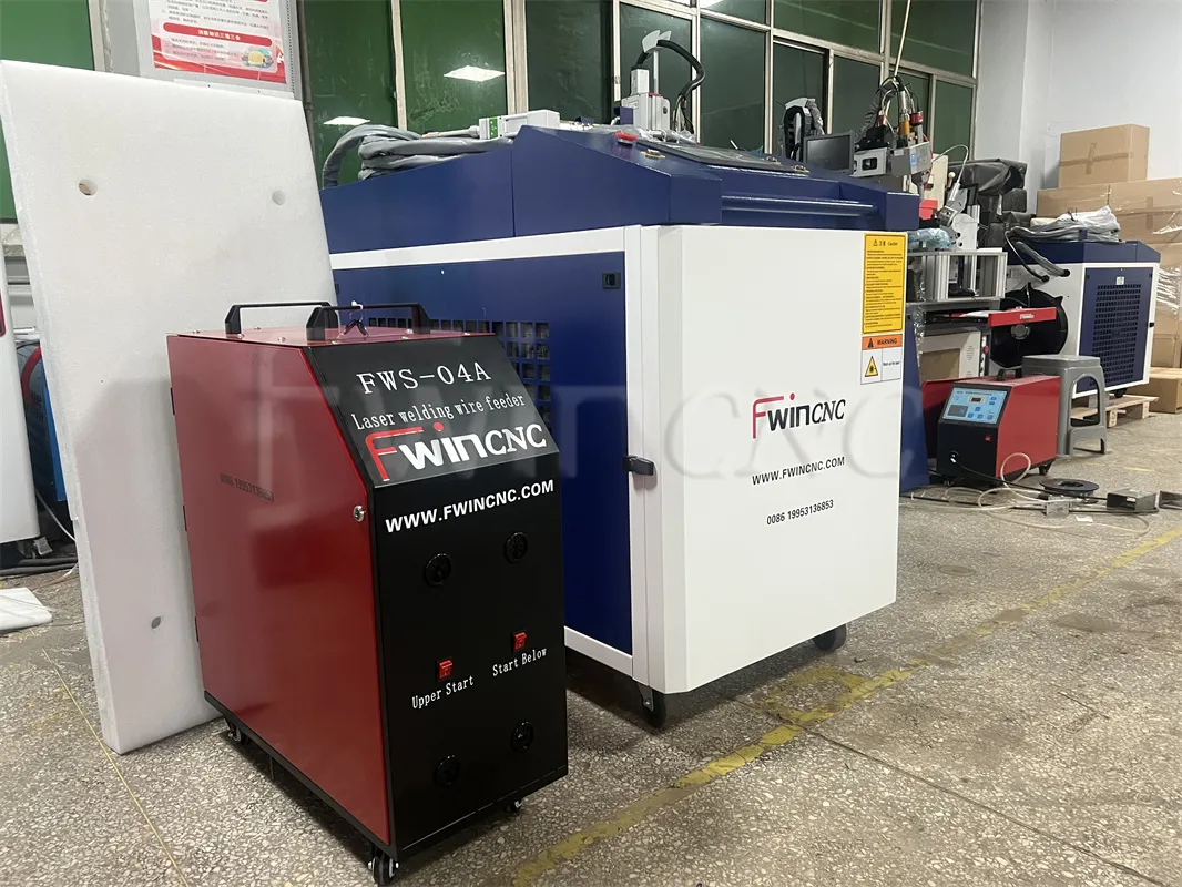 Профессиональная лазерная сварочная машина 1500W 3000W для удаления ржавчины 2