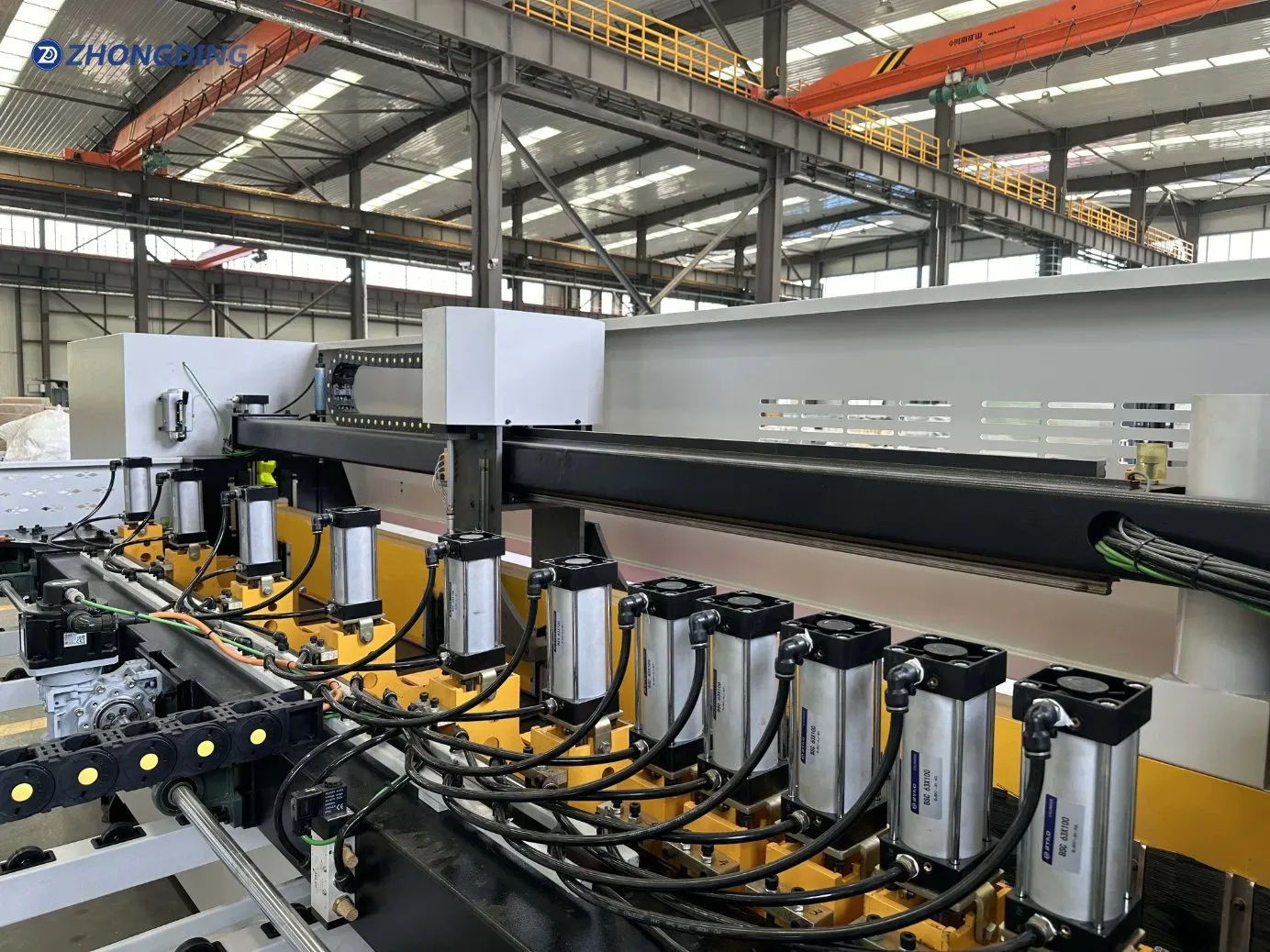 Профессиональный станок для распиловки деревянных панелей с ЧПУ 6