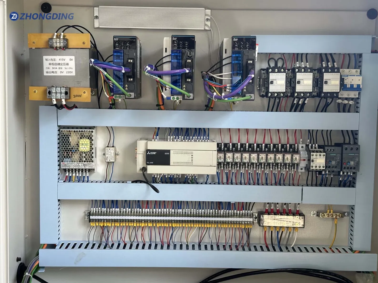 Профессиональный станок для распиловки деревянных панелей с ЧПУ 5