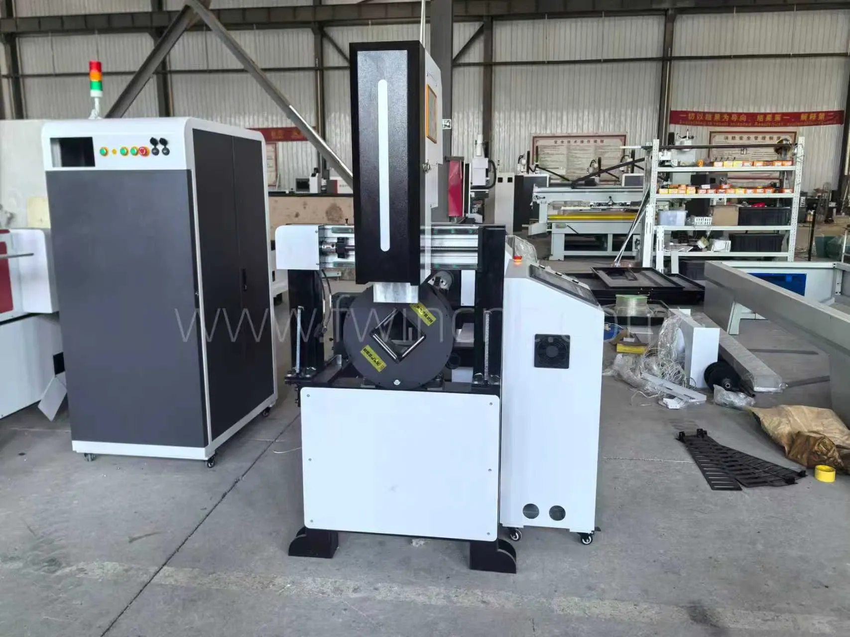 Профессиональный лазерный резак с ЧПУ для труб 4