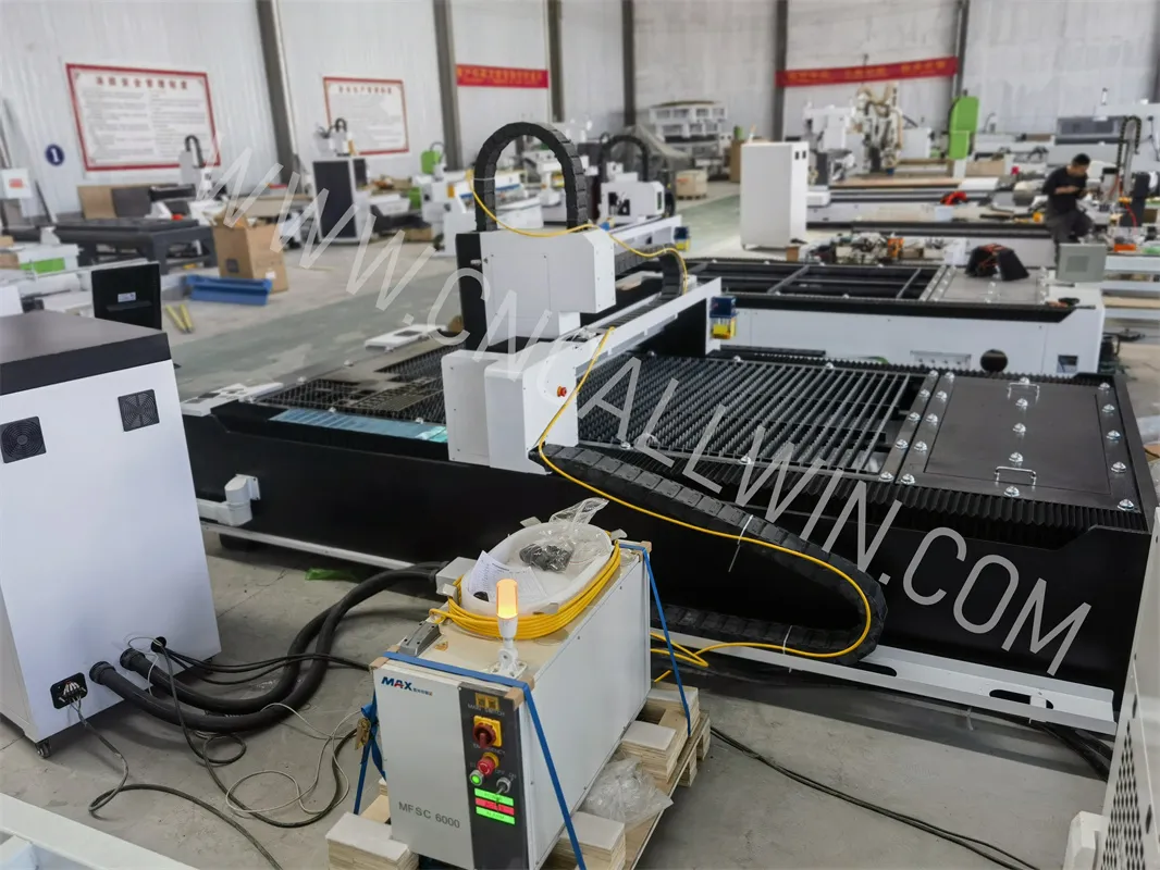 Профессиональный станок для лазерной резки металла с ЧПУ 4