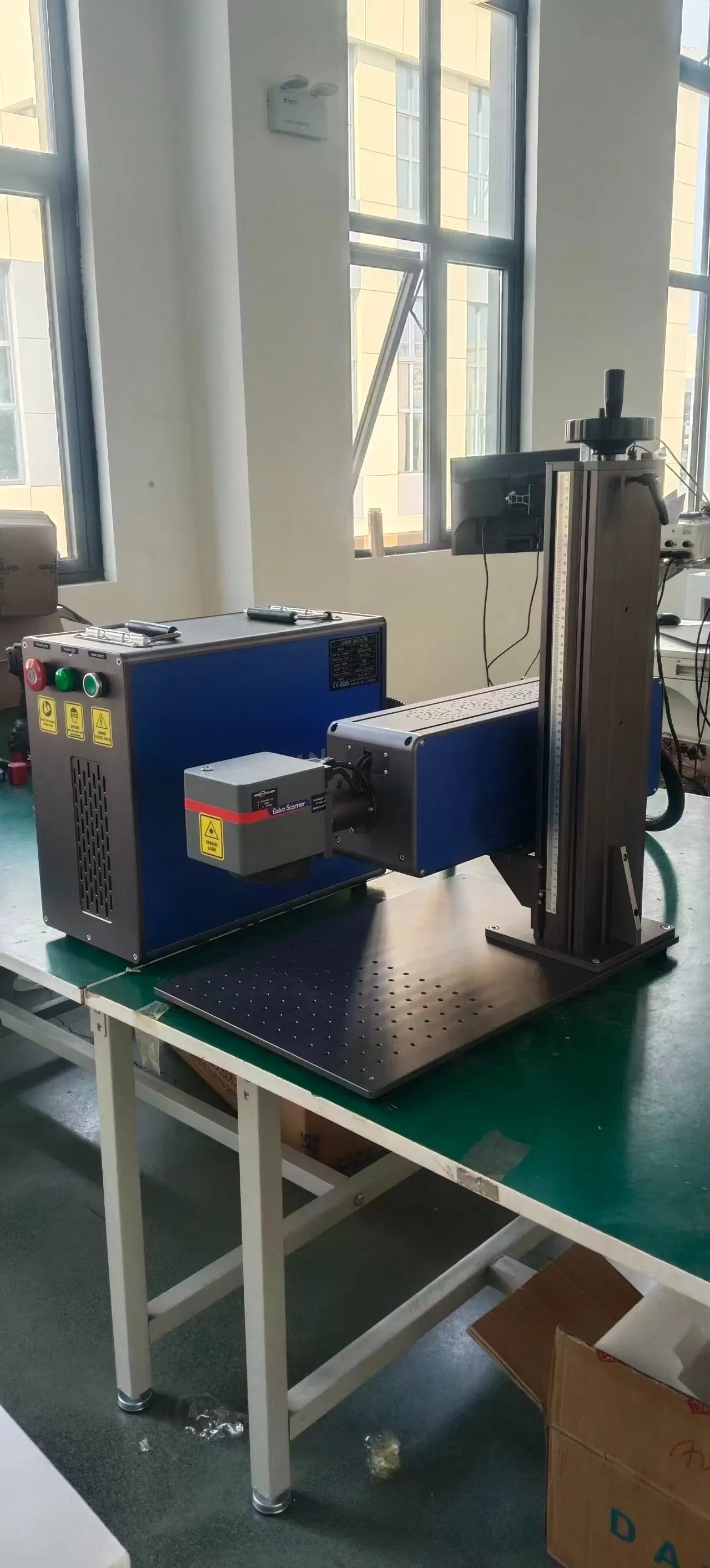 Профессиональная CO2 лазерная маркировочная машина с углекислым газом 2