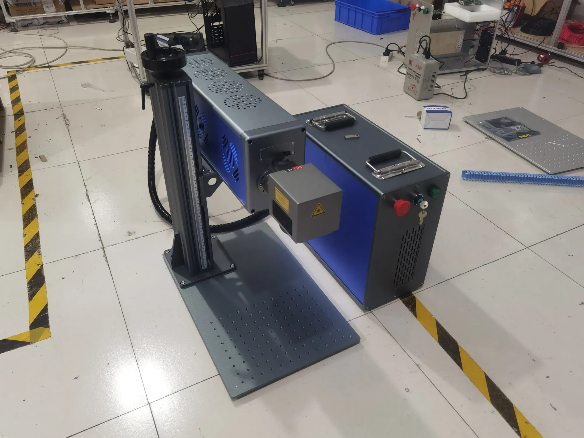 Профессиональная CO2 лазерная маркировочная машина с углекислым газом 6