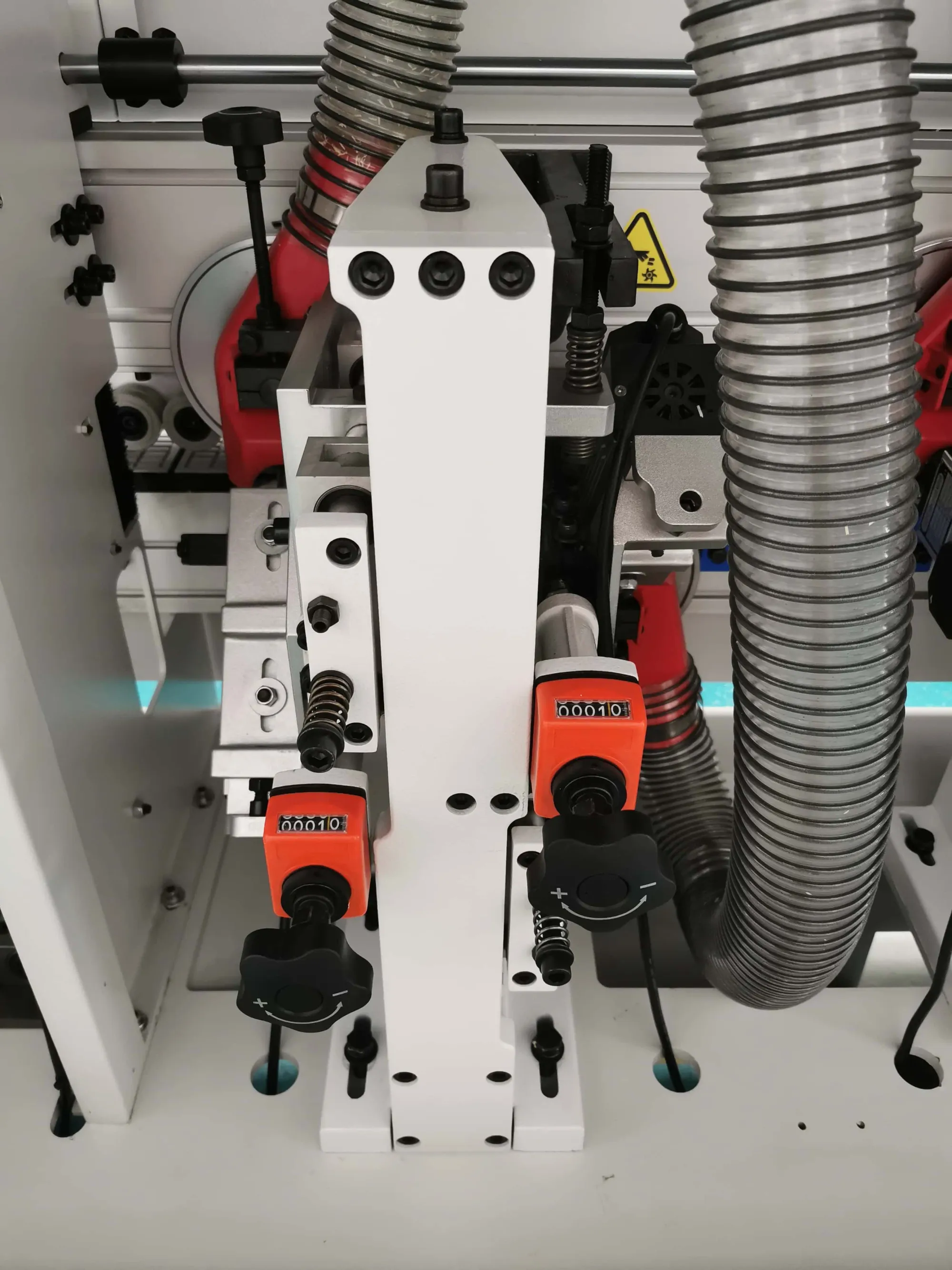 Автоматическая кромкооблицовочная машина для мебели ZD450D 6