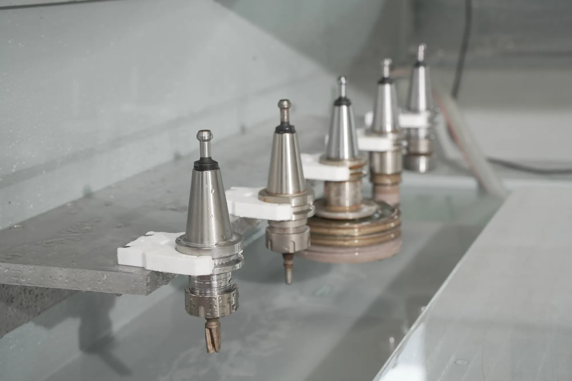 Профессиональный горизонтальный станок с ЧПУ для обработки стекла 6