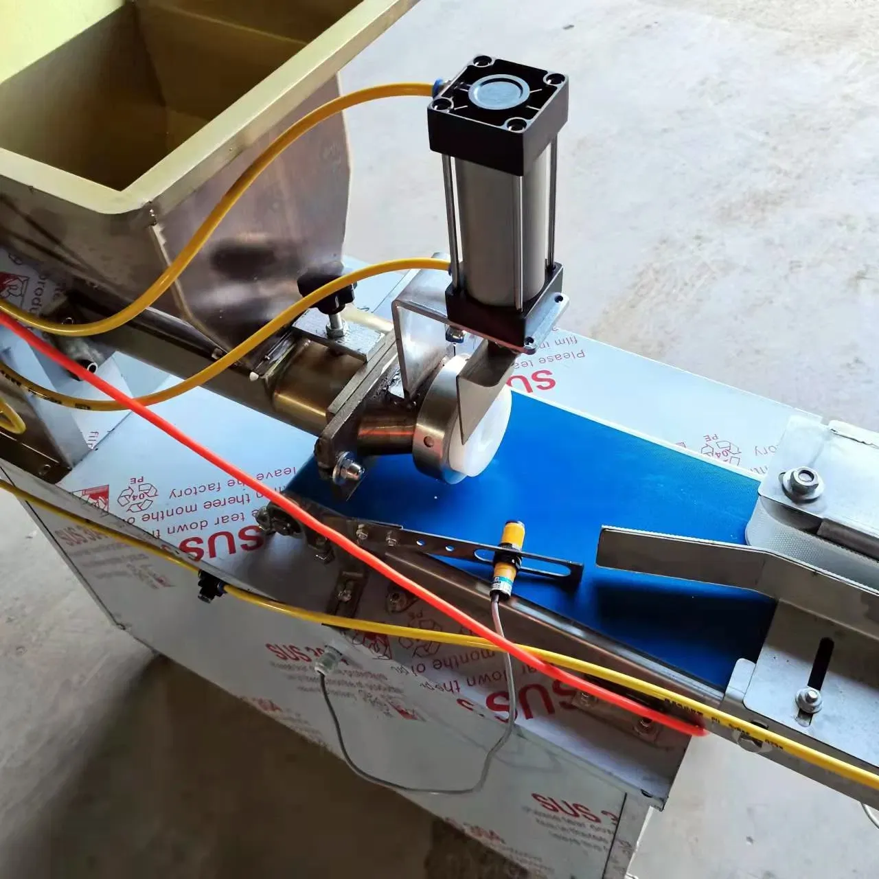 Профессиональная пневматическая машина для приготовления пиццы, пирогов и лепешек 3