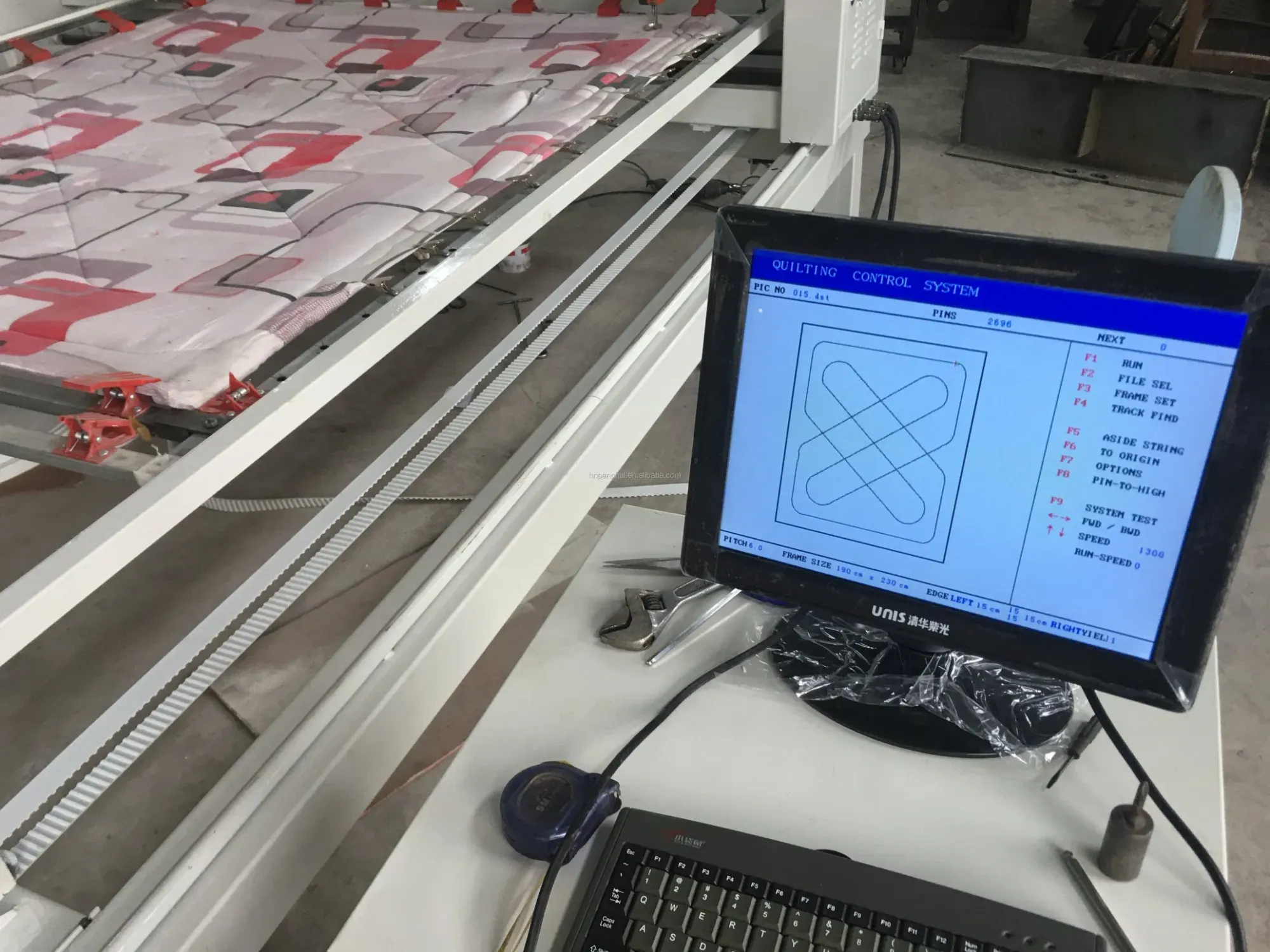 Компьютеризированная одноигольная длинноармейская швейная машина для стегания матрасов 6