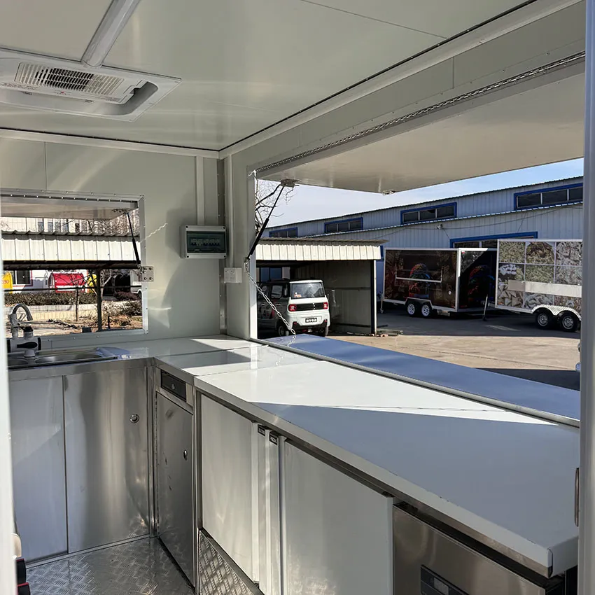 Мобильный Прицеп для Пищевых Продуктов с Кухней и Баром 5