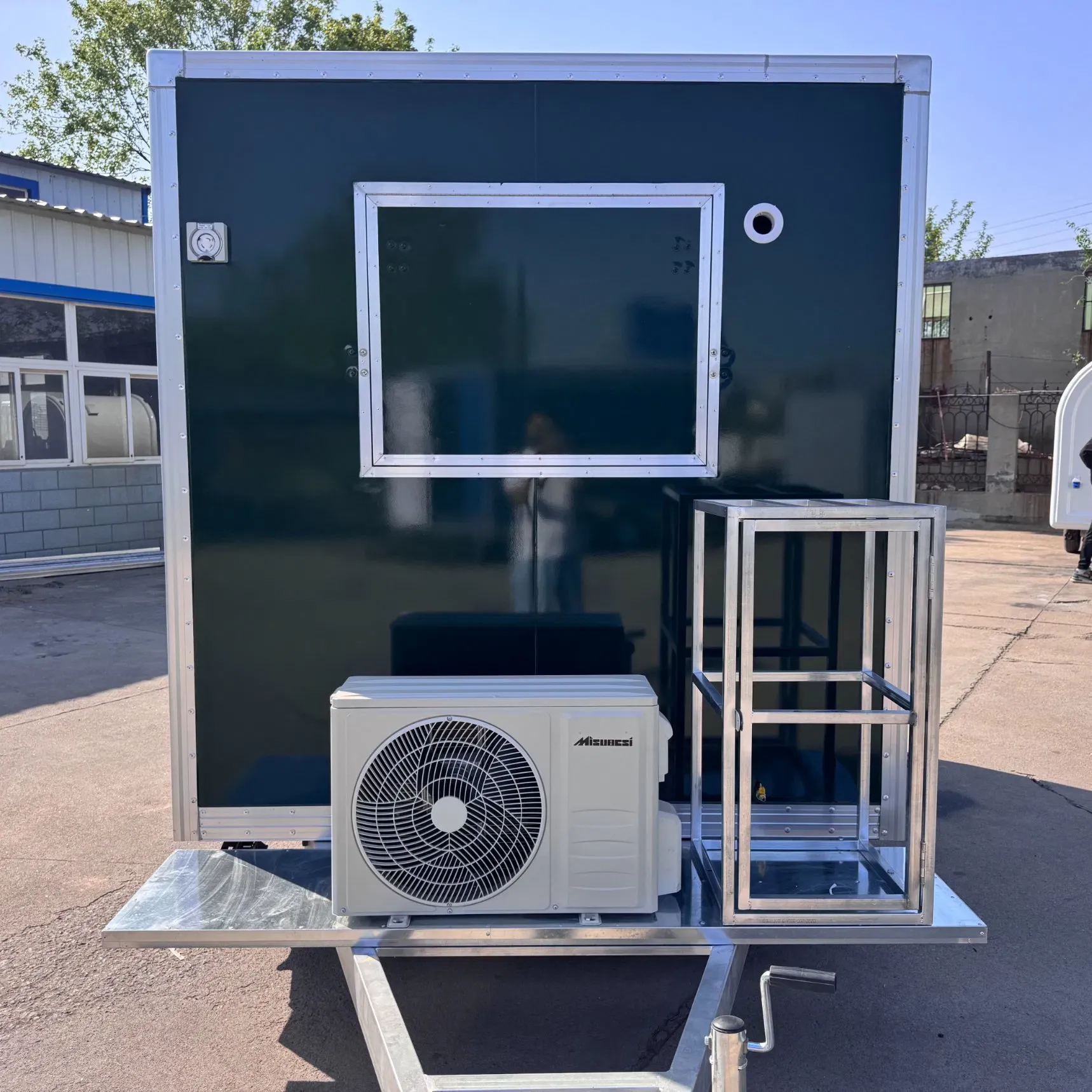 Кастомизированный мобильный фургон для еды 4