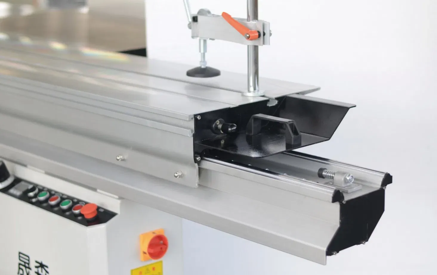 Профессиональная ленточная пила со столом 3200 мм 3