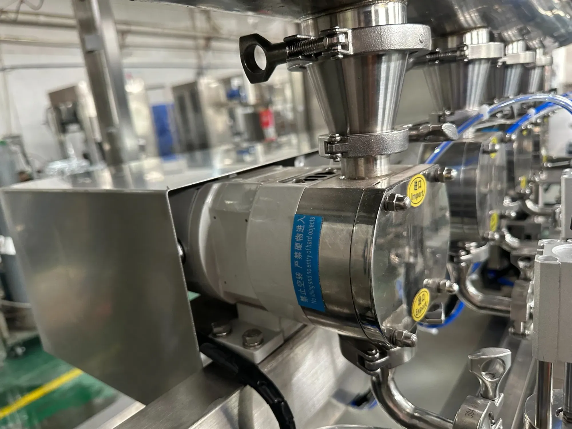 Автоматическая сервоприводная роторная насосная машина для розлива бутылок 4