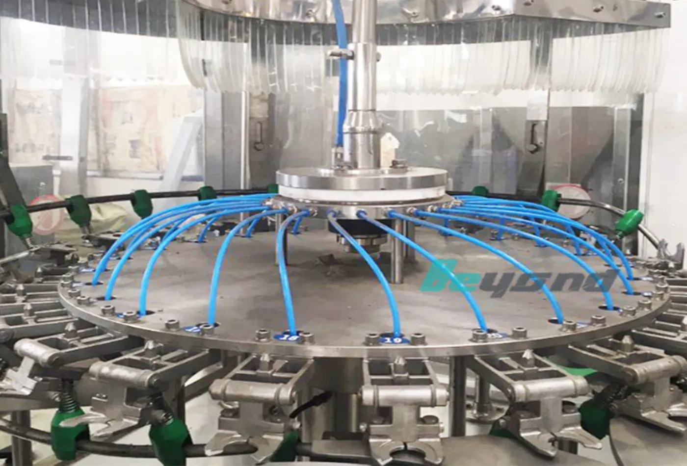 Автоматическая линия розлива и запечатывания стеклянных бутылок для фруктового сока 2