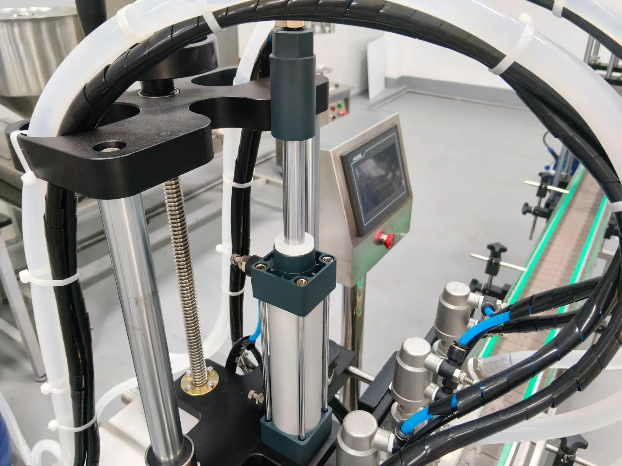 Автоматическая линия для розлива и укупорки бутылок FCP 5