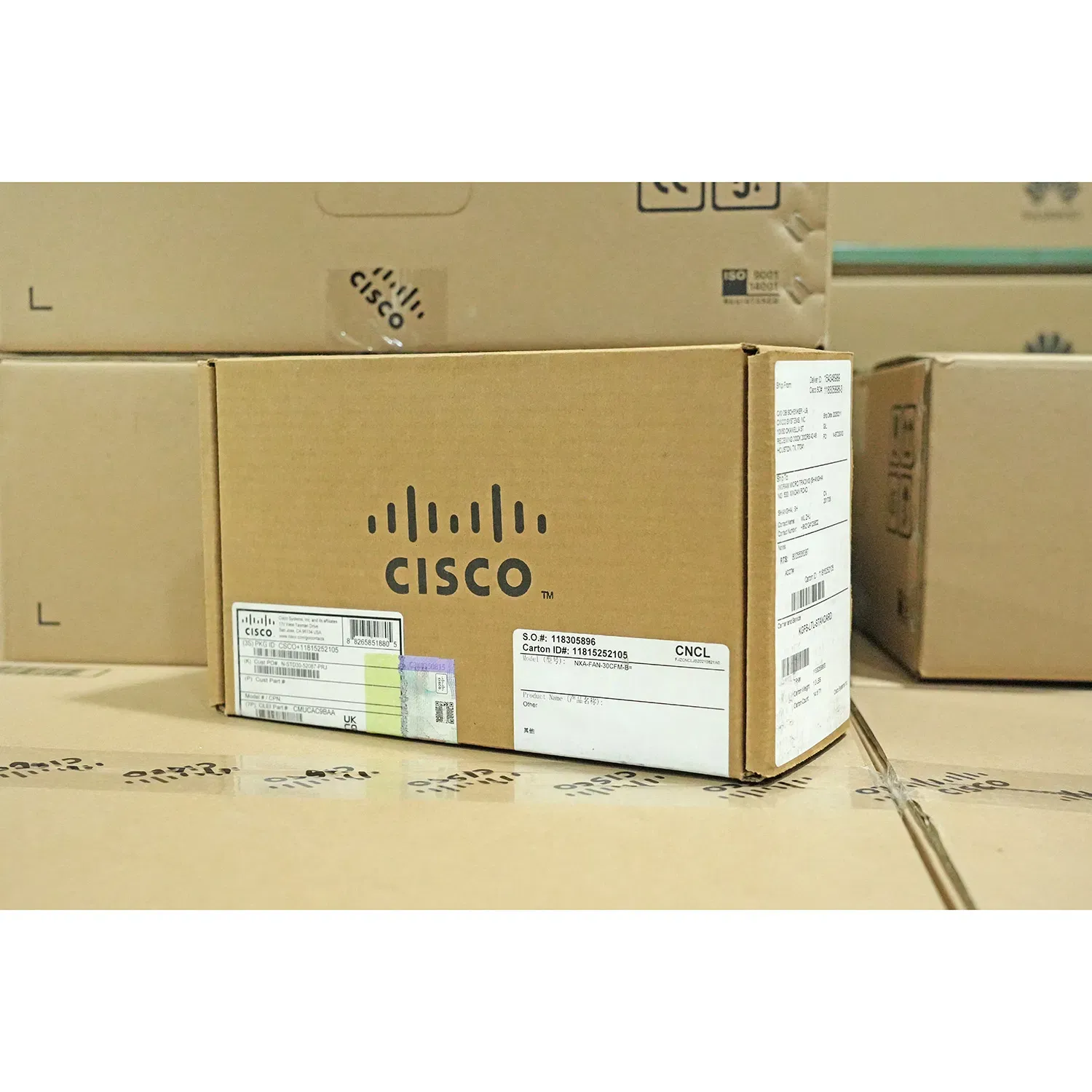 24-Портный Гигабитный Сетевой Коммутатор для Эффективного Управления Сетью 6