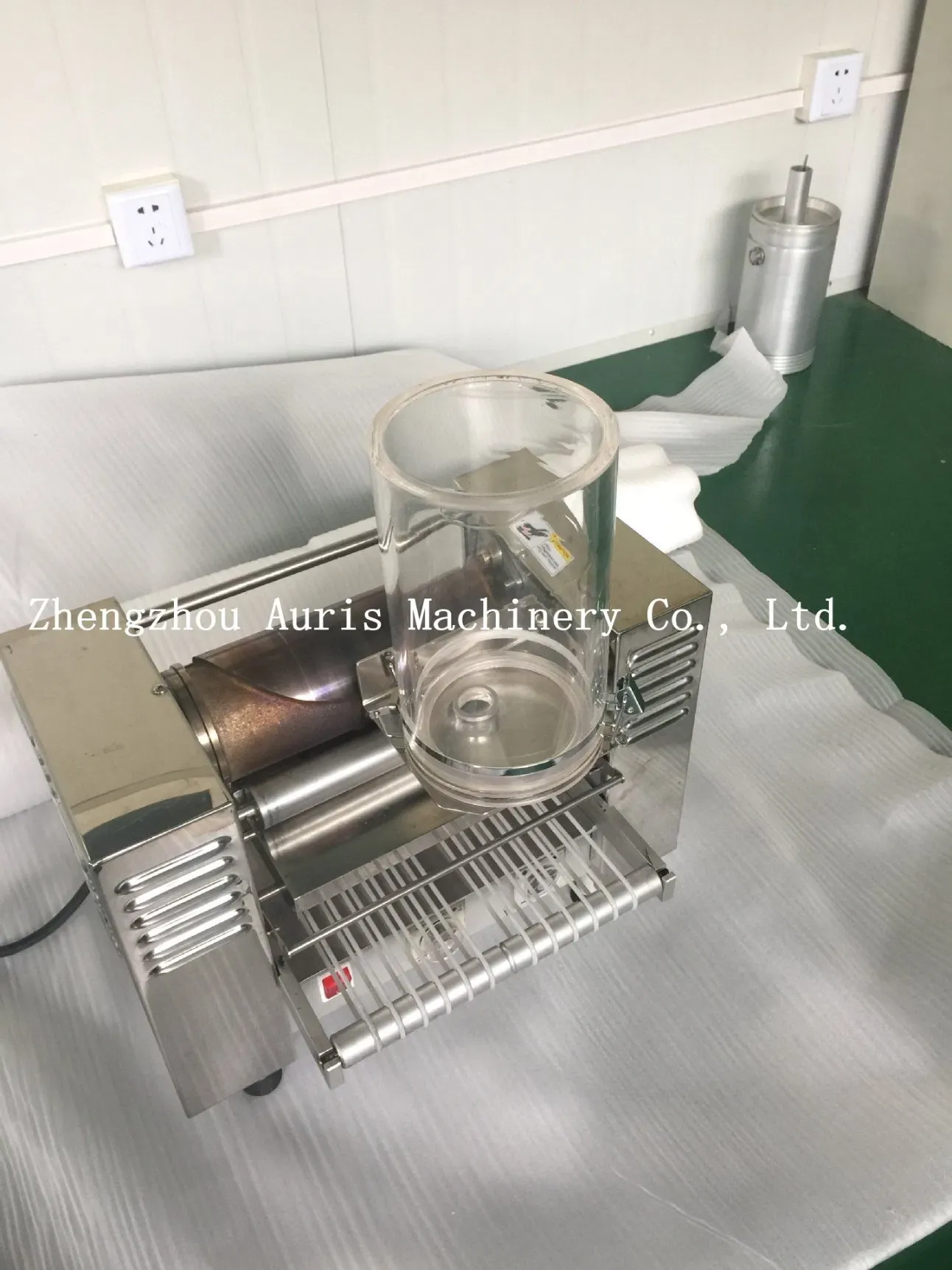 Электрическая машина для приготовления крепов и блинов 2