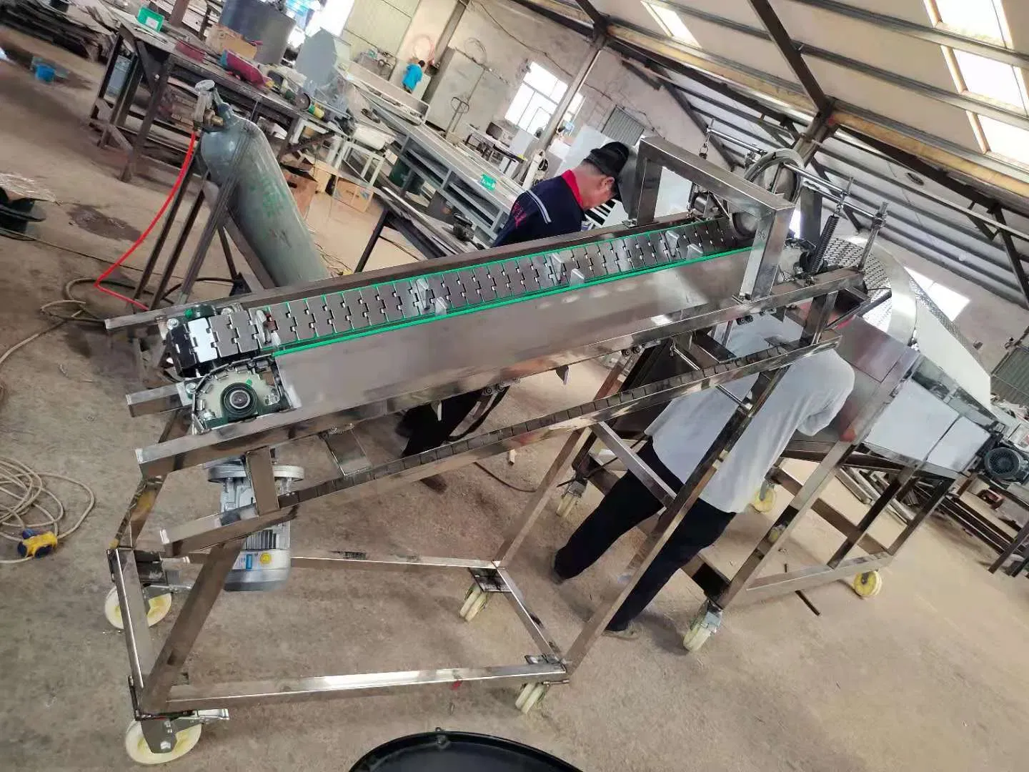 Электрическая машина для раскалывания какао-бобов ADX-400A/ADX-400B