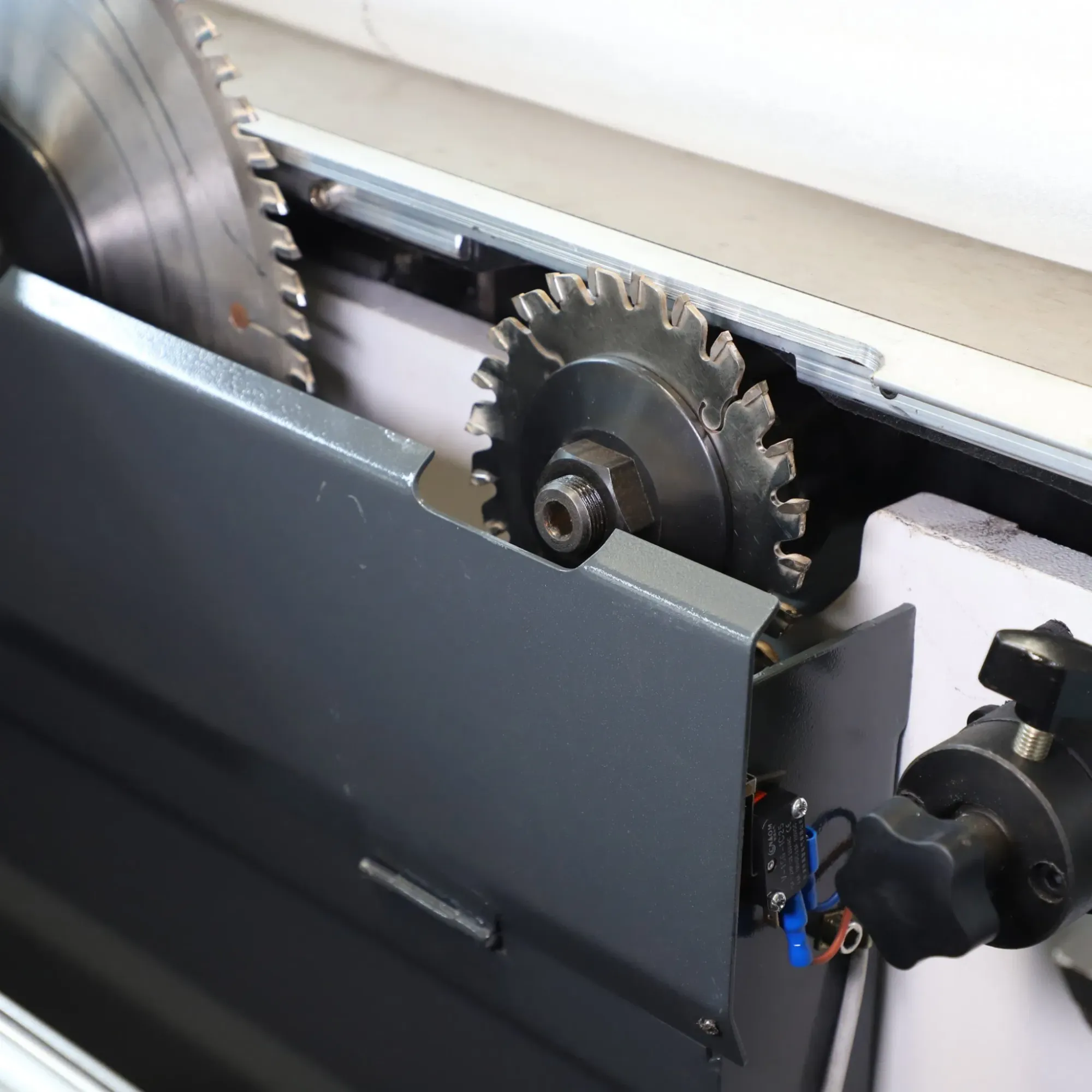 Профессиональная электрическая подъемная панельная пила 3200мм 6