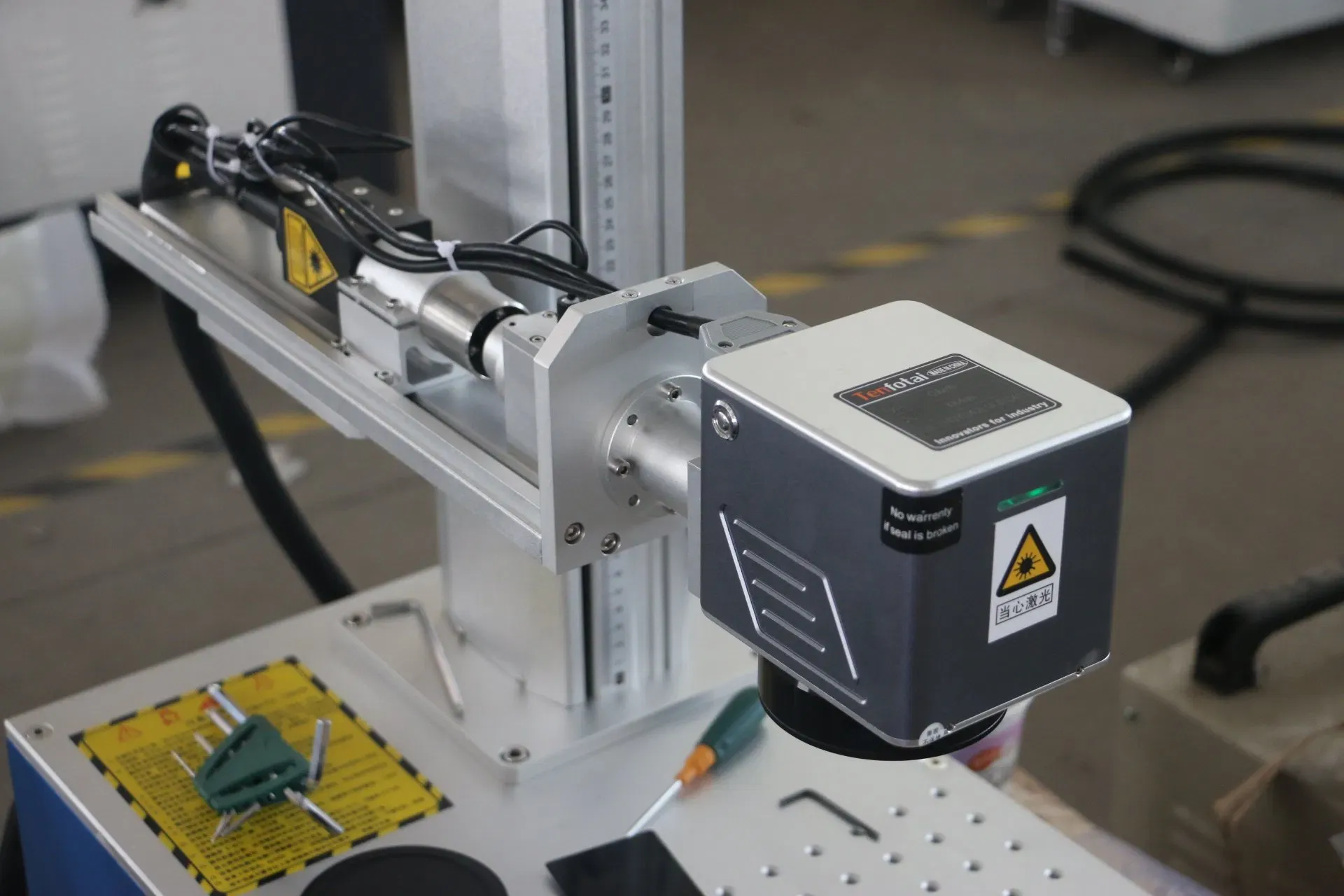 Профессиональный лазерный маркировочный станок 30W с сканером Tenfotai/Sino Galvo 3