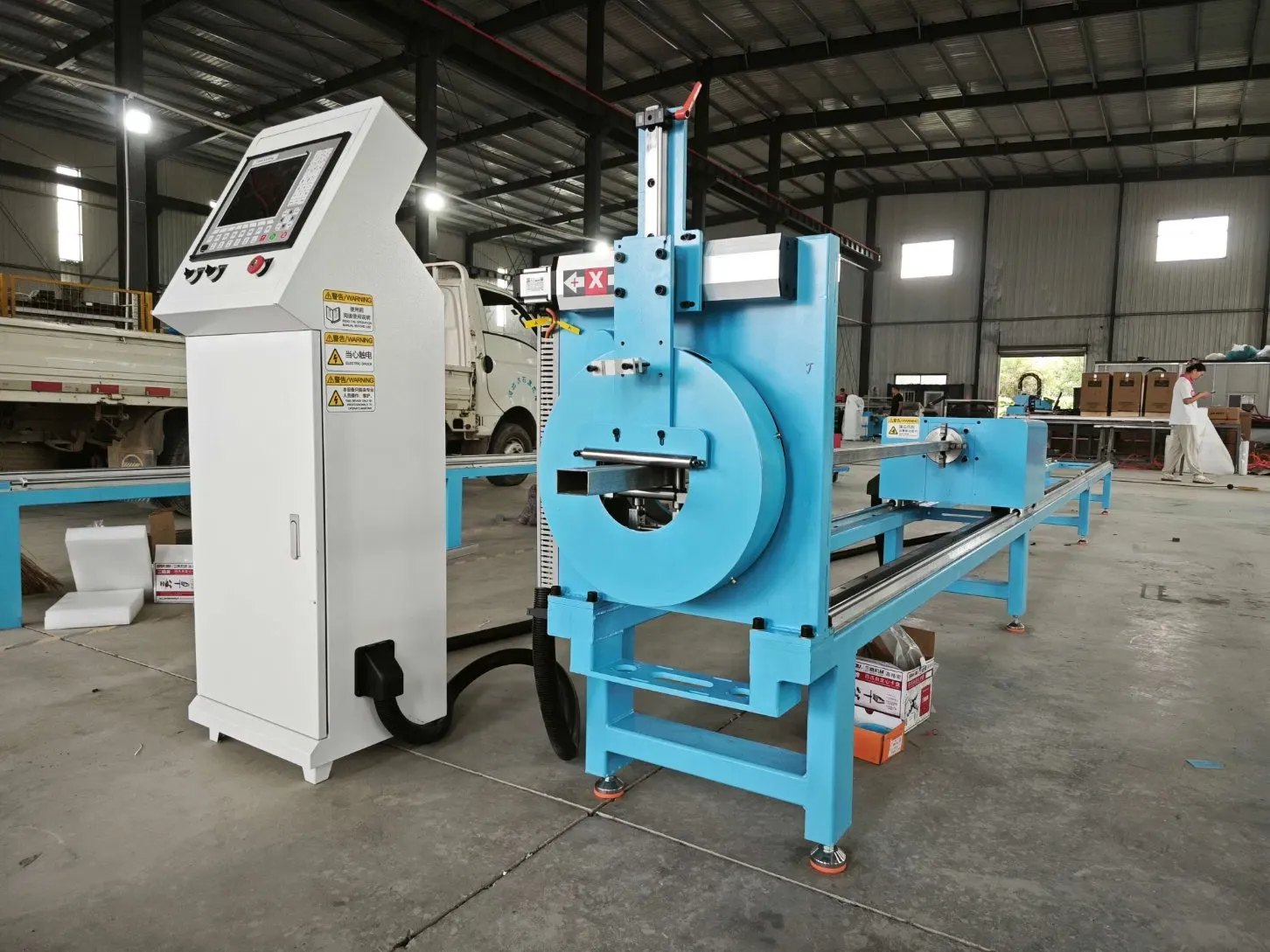 Лазерная резка волокна для Dia100mm квадратной прямоугольной стальной трубы 2